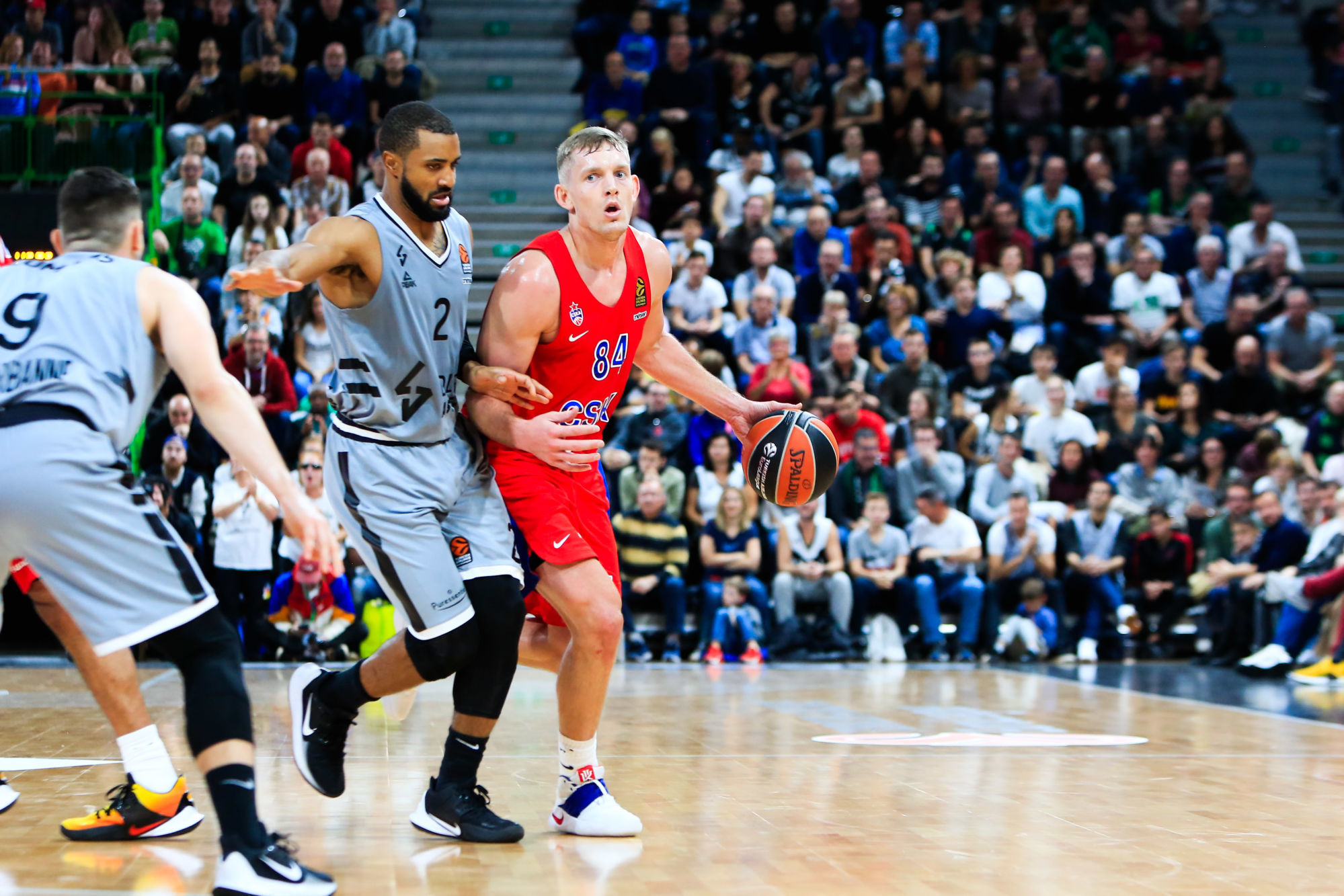 Ron BAKER of Moscow and Jordan TAYLOR of Lyon during the Euroleague match between ASVEL and Moscow at The Astroballe on November 8, 2019 in Villeurbanne, France. (Photo by Romain Biard/Icon Sport) - Astroballe - Villeurbanne (France)