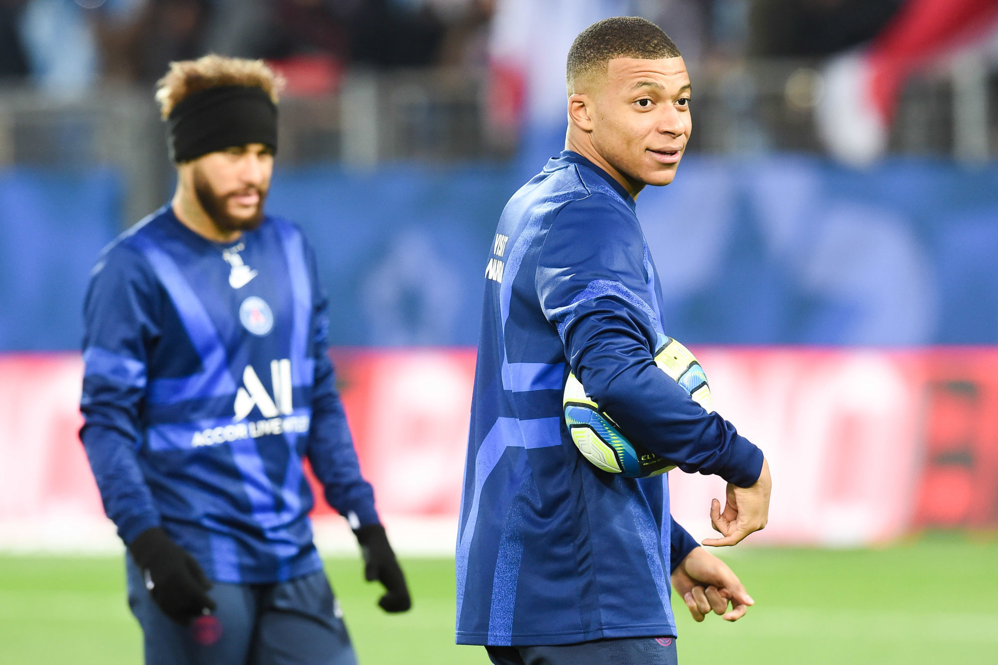 KYlian MBAPPE of Paris Saint-Germain and NEYMAR Jr of Paris Saint-Germain  during the Ligue 1 match between Montpellier HSC and Paris Saint-Germain at Stade de la Mosson on December 7, 2019 in Montpellier, France. (Photo by Alexandre Dimou/Icon Sport) - NEYMAR JR - Kylian MBAPPE - Stade de la Mosson - Montpellier (France)