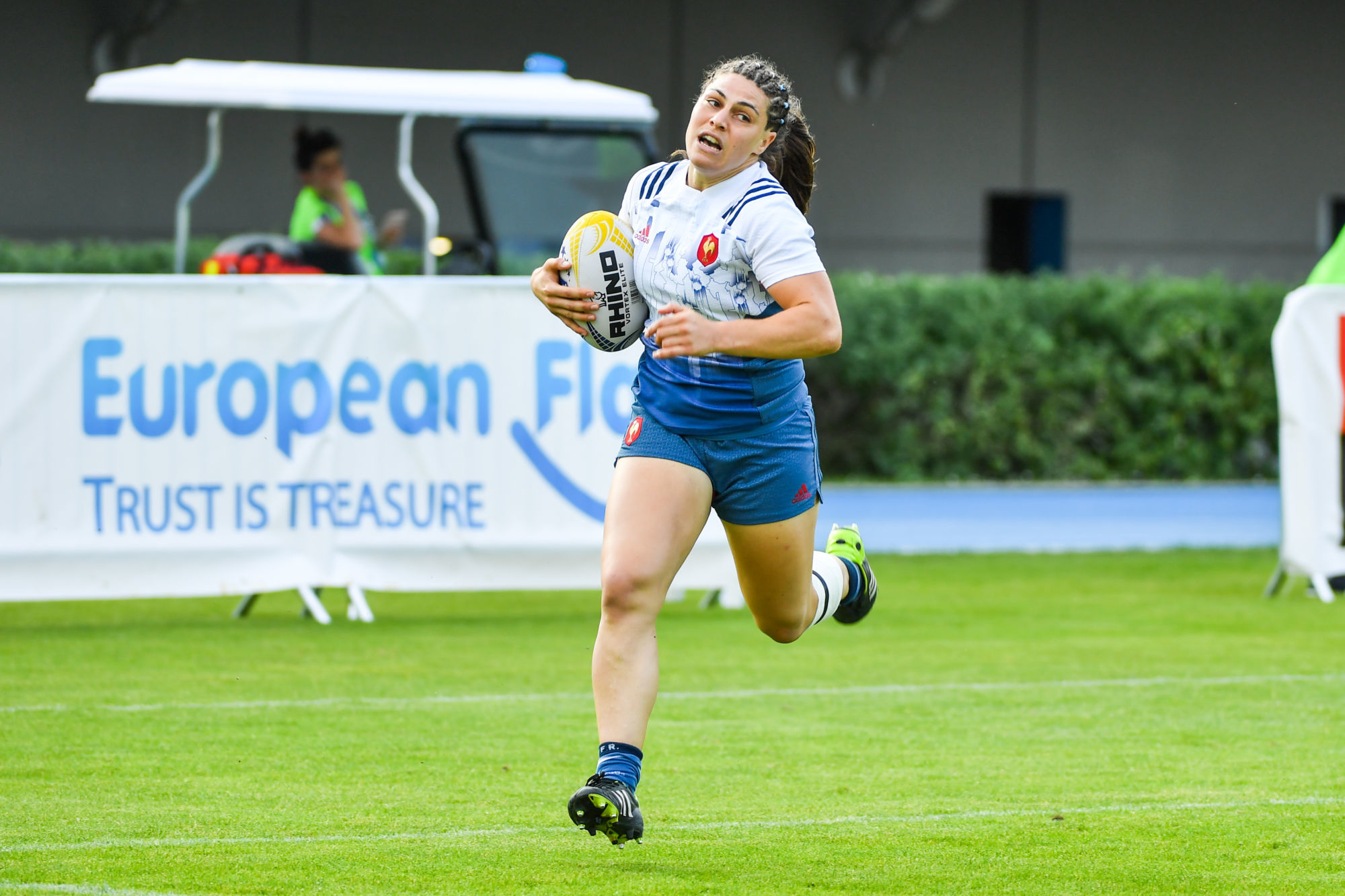 Chloe Pelle of France runs to score a try during the Grand Prix Series - Rugby Seven match between France and England on June 29, 2018 in Marcoussis, France. (Photo by Sandra Ruhaut/Icon Sport)