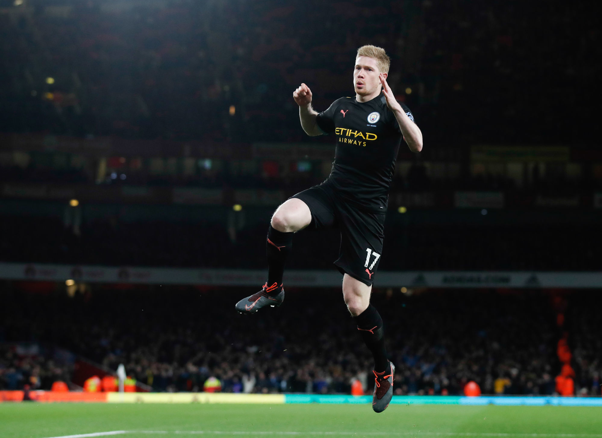 Kevin De Bruyne of Manchester City celebrates scoring the first goal during the Premier League match at the Emirates Stadium, London. Picture date: 15th December 2019. Picture credit should read: David Klein/Sportimage 

Photo by Icon Sport - Emirates Stadium - Londres (Angleterre)