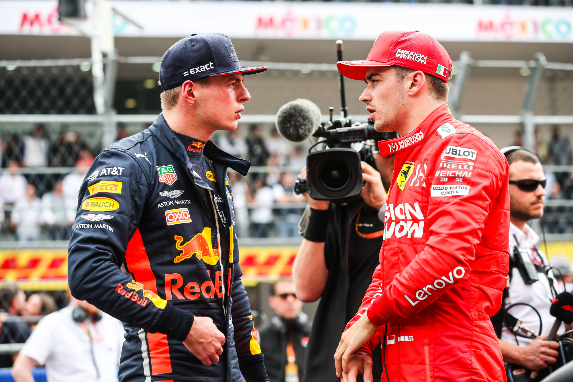 Max Verstappen (NLD) Red Bull Racing RB15 and Charles Leclerc (MON) Ferrari SF90.
26.10.2019. Formula 1 World Championship, Rd 18, Mexican Grand Prix, Mexico City, Mexico, Qualifying Day.
- www.xpbimages.com, EMail: requests@xpbimages.com © Copyright: Batchelor / XPB Images 


Photo by Icon Sport - Charles LECLERC - Max VERSTAPPEN -  (Mexique)
