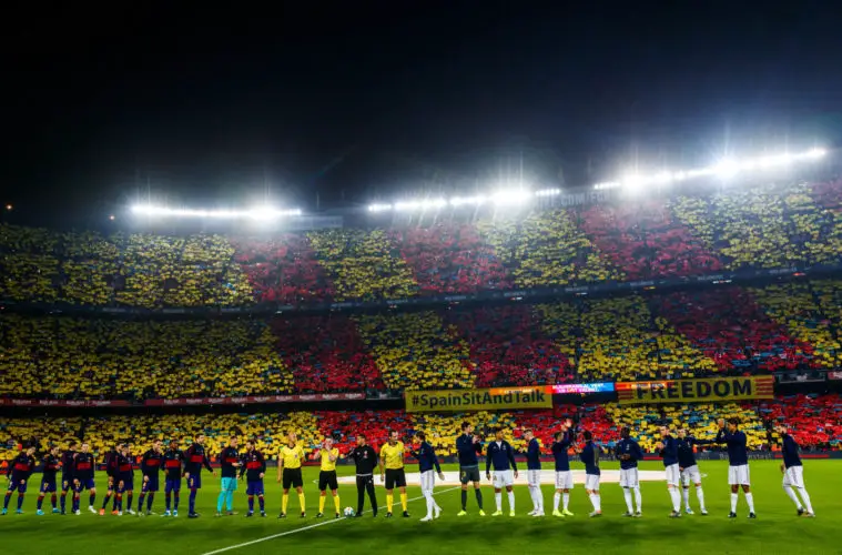 Naples : De Laurentiis ne veut pas jouer à Barcelone Naples : De Laurentiis ne veut pas jouer à Barcelone