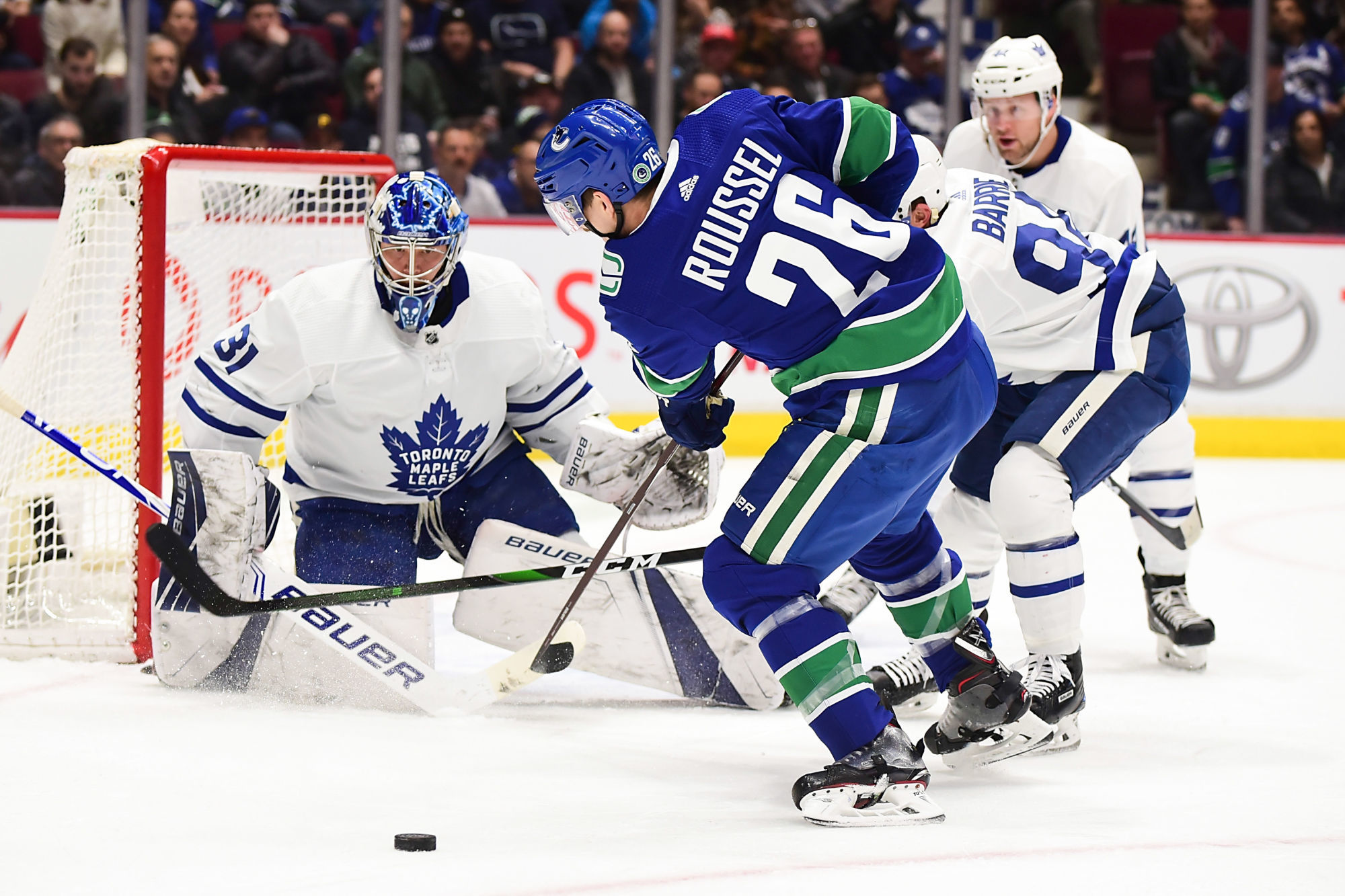 Dec 10, 2019; Vancouver, British Columbia, CAN; Vancouver Canucks forward Antoine Roussel (26) shoots the puck against Toronto Maple Leafs goaltender Frederik Andersen (31) during the first period at Rogers Arena. Mandatory Credit: Anne-Marie Sorvin-USA TODAY Sports 

Photo by Icon Sport - Frederik ANDERSEN - Antoine ROUSSEL -  (Canada)