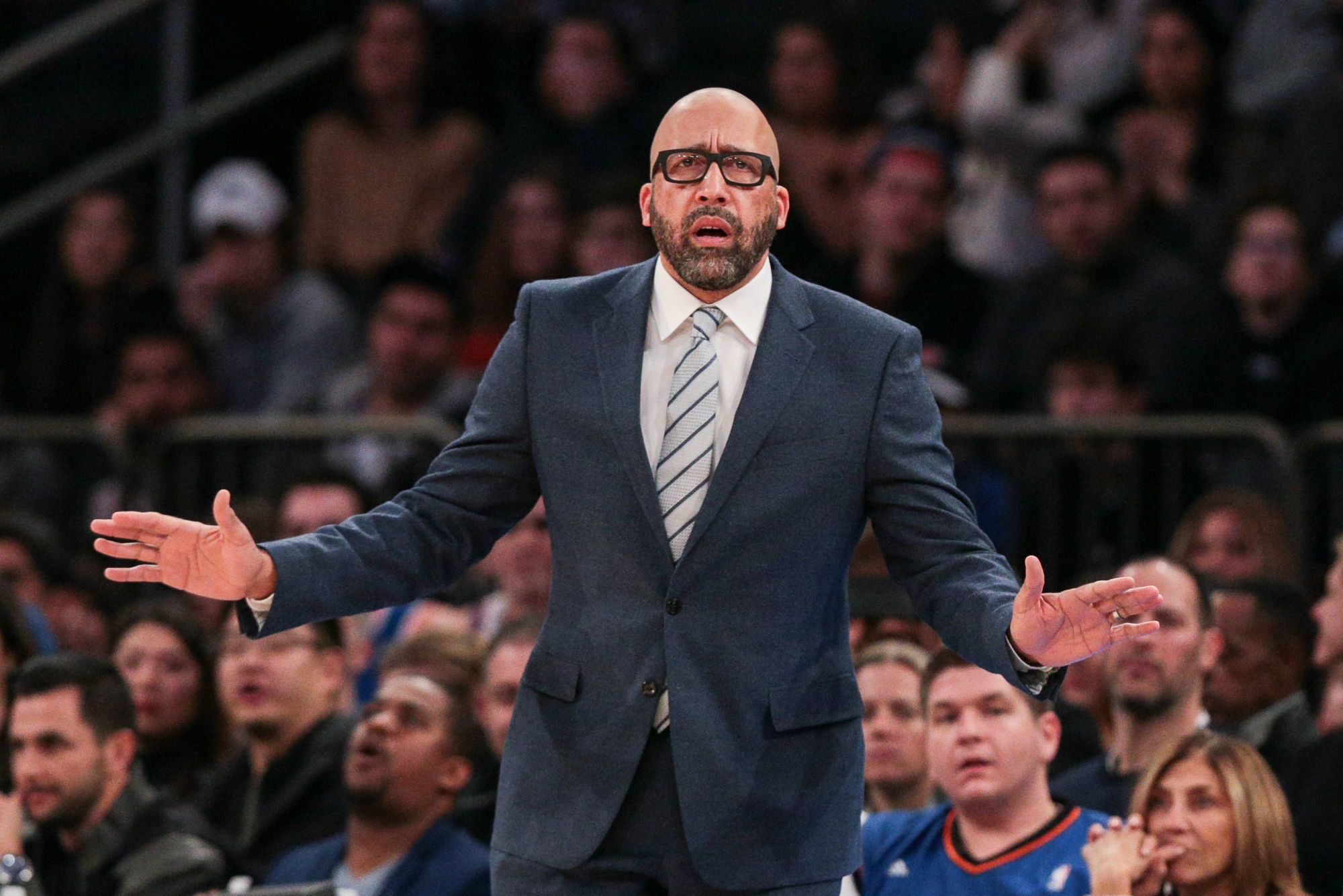 Nov 23, 2019; New York, NY, USA; New York Knicks ahead coach David Fizdale reacts during the first quarter against the San Antonio Spurs at Madison Square Garden. Mandatory Credit: Vincent Carchietta-USA TODAY Sports/Sipa USA 

Photo by Icon Sport - David FIZDALE - Madison Square Garden - New York (Etats Unis)