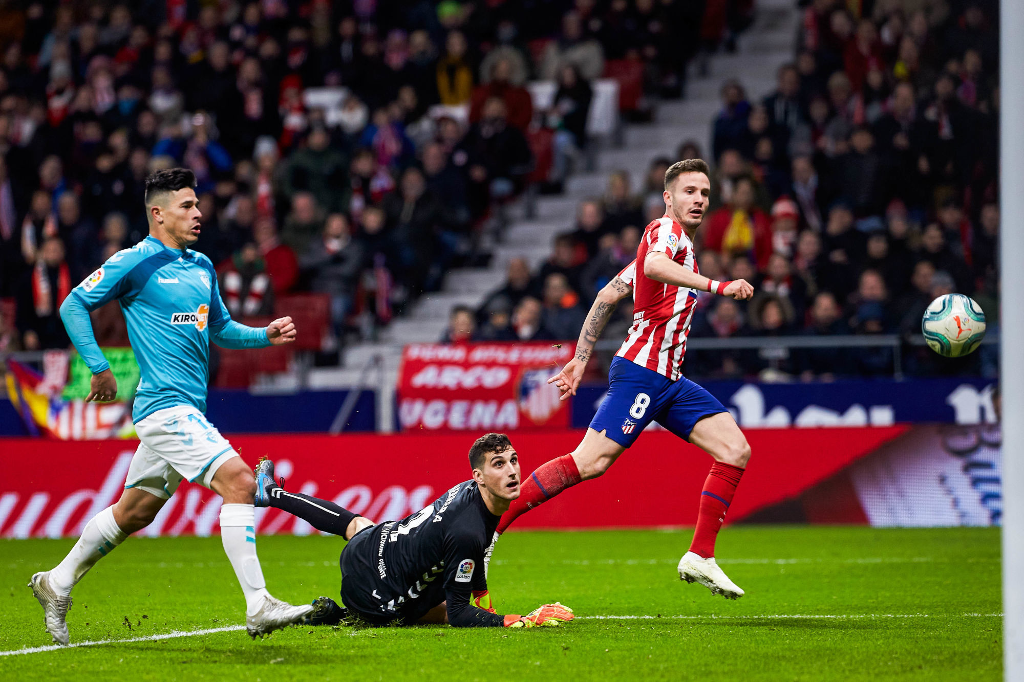 Saul Niguez of Atletico de Madrid and Sergio Herrera of Osasuna during the Liga match between Atletico de Madrid and Osasuna on December 14, 2019 in Madrid, Spain. (Photo by Pressinphoto/Icon Sport) - Estadio Wanda Metropolitano - Madrid (Espagne)