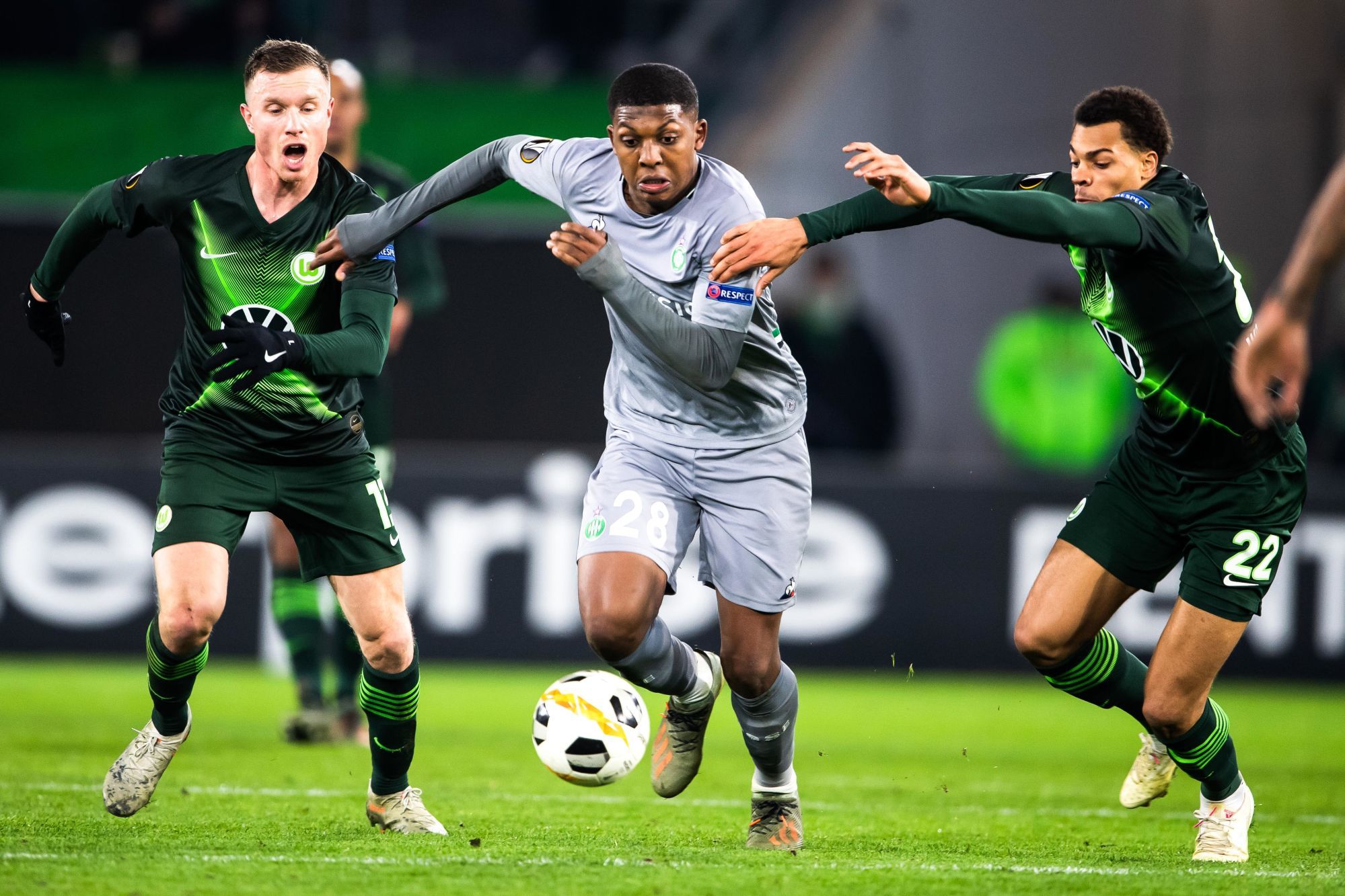 12 December 2019, Lower Saxony, Wolfsburg: Soccer: Europa League, VfL Wolfsburg - AS St. Etienne, Group stage, Group I, 6th matchday in the Volkswagen Arena. Zaydou Youssouf (M) of St. Etienne plays against the Wolfsburg Yannick Gerhardt (l) and Lukas Nmecha. Photo: Swen Pfˆrtner/dpa 
Photo by Icon Sport - Volkswagen Arena - Wolfsbourg (Allemagne)