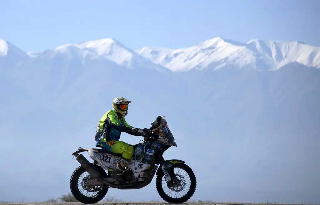 Edwin Straver gets ready with his KTM for the Stage 10 of the Dakar 2018 between Salta and Belen, Argentina, on January 16, 2018. (Photo by FRANCK FIFE / AFP)