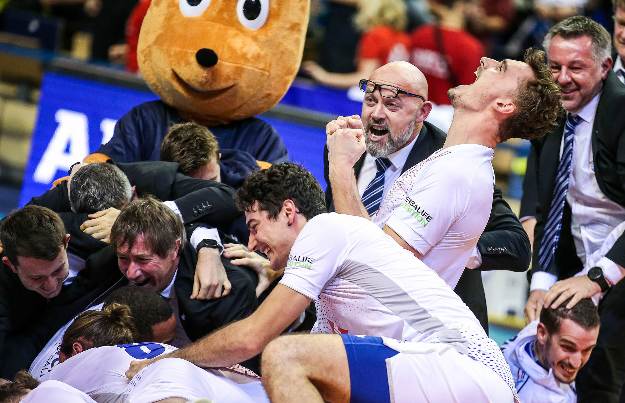 10 January 2020, Berlin: Volleyball, men: Olympic qualification, France - Germany, final round, final, Max-Schmeling-Halle. Jean Patry (3rd from right) from France clenches his fists and screams with joy of victory. Photo: Andreas Gora/dpa | usage worldwide 

Photo by Icon Sport - Jean PATRY