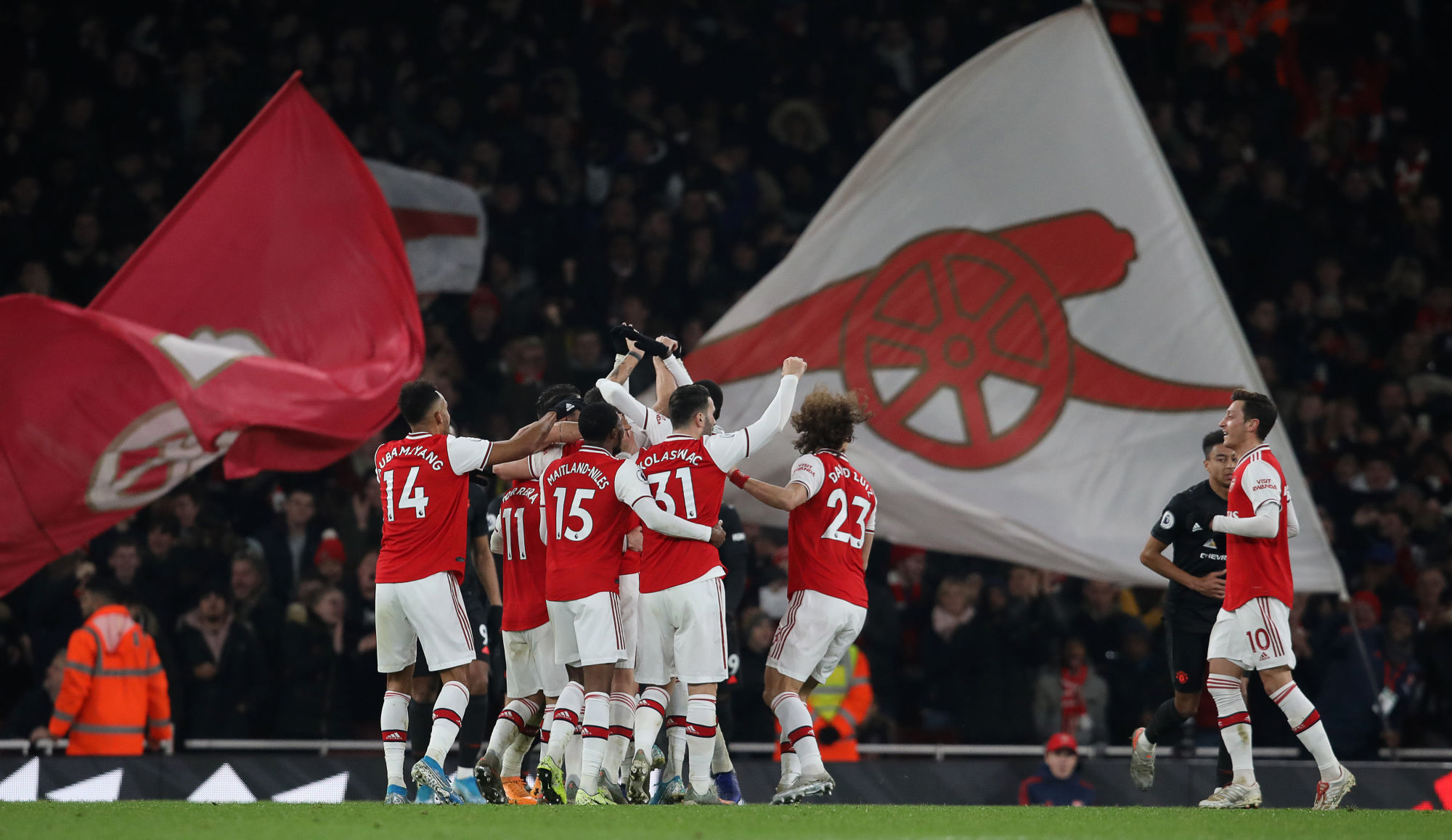 Arsenal’s Sokratis Papastathopoulos celebrates with team mates after he scores to make it 2-0 during the Premier League match at the Emirates Stadium, London. Picture date: 1st January 2020. Picture credit should read: Paul Terry/Sportimage 
Photo by Icon Sport - Emirates Stadium - Londres (Angleterre)