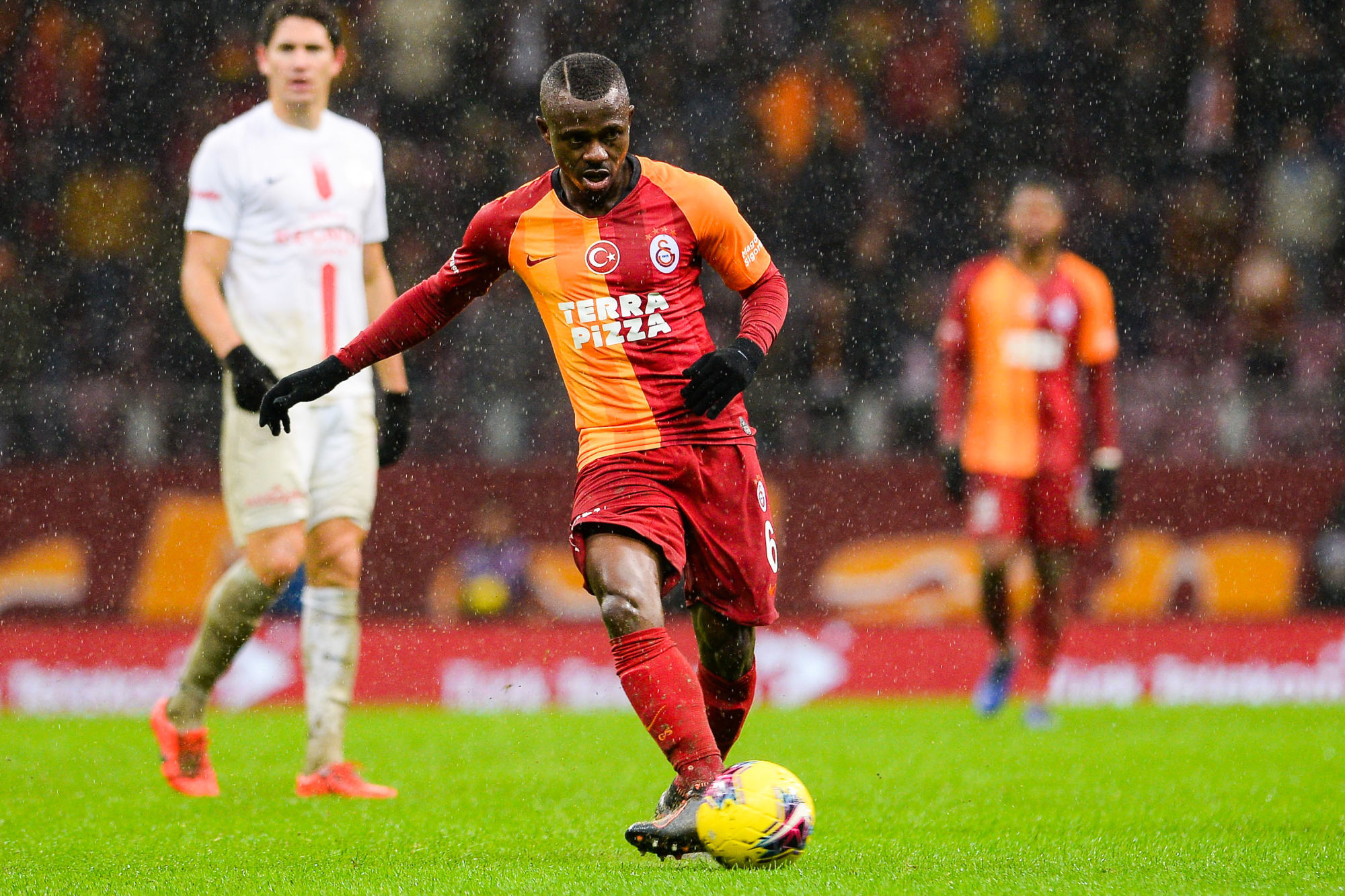 Jean Michael Seri of Galatasaray during the Turkish Super league football match between Galatasaray and Antalyaspor at Turk Telekom Arena Stadium in Istanbul , Turkey on December 28 , 2019. 

Photo by Icon Sport - Jean Michael SERI - Turk Telekom Arena - Istanbul (Turquie)