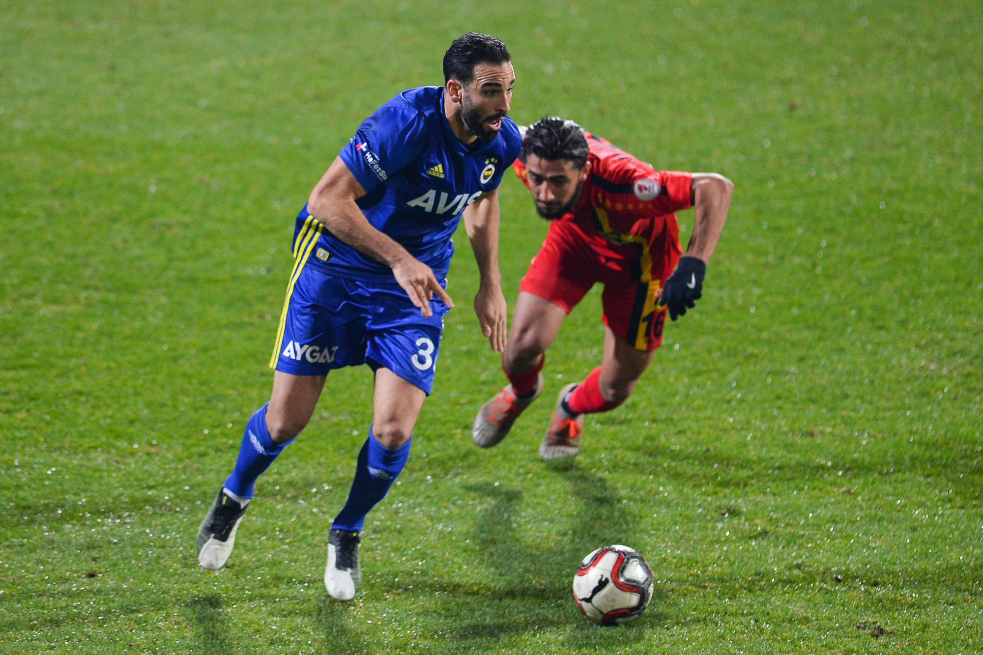 Adil Rami (L) of Fenerbahce and Allahyar Sayyahmanesh (R) of Istanbulspor during the Ziraat Turkish Cup match between Istanbulspor and Fenerbahce at Necmi Kadioglu Staium in Istanbul , Turkey on December 18 , 2019. 

Photo by Icon Sport - Adil RAMI - Allahyar SAYYADMANESH - Istanbul (Turquie)