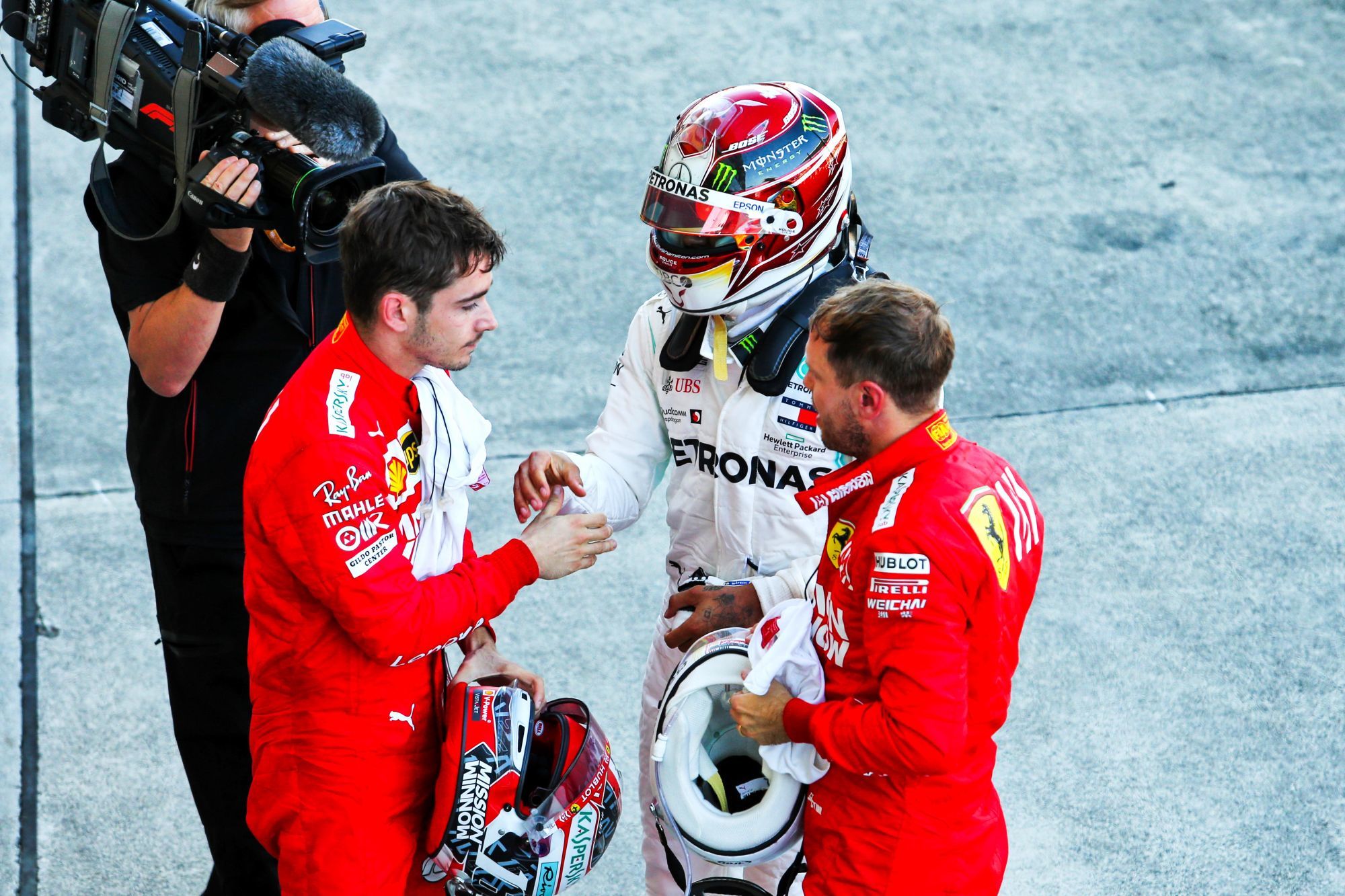 (L to R): Charles Leclerc (MON) Ferrari; Lewis Hamilton (GBR) Mercedes AMG F1; and Sebastian Vettel (GER) Ferrari, in parc ferme.
13.10.2019. Formula 1 World Championship, Rd 17, Japanese Grand Prix, Suzuka, Japan, Sunday.
- www.xpbimages.com, EMail: requests@xpbimages.com - copy of publication required for printed pictures. Every used picture is fee-liable. © Copyright: Moy / XPB Images 

Photo by Icon Sport - Lewis HAMILTON - Charles LECLERC - Sebastian VETTEL - Suzuka - Suzuka (Japon)