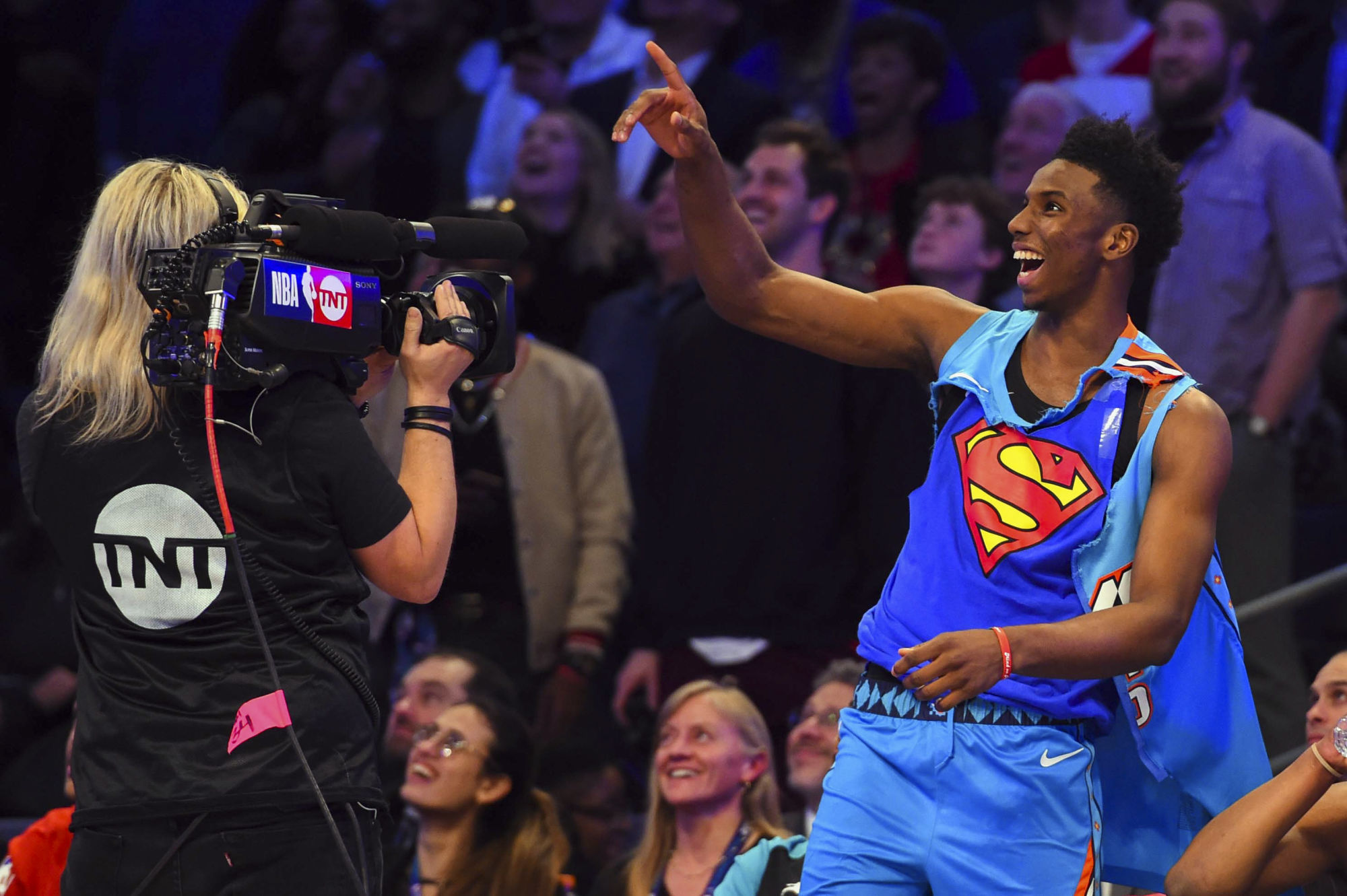 Feb 16, 2019; Charlotte, NC, USA; Oklahoma City Thunder forward Hamidou Diallo reacts after a dunk in the Slam Dunk Contest during the NBA All-Star Saturday Night at Spectrum Center. 
Photo: SUSA / Icon Sport