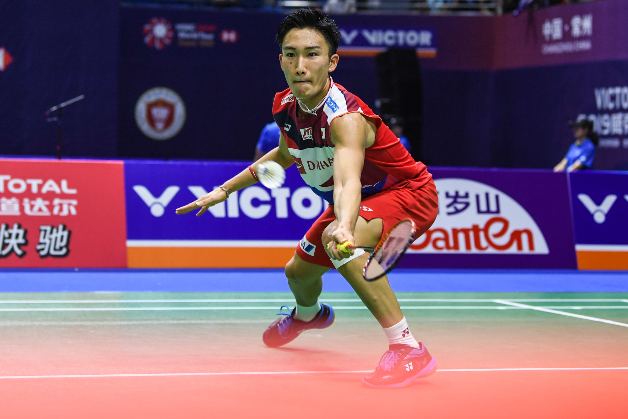 (190917) -- CHANGZHOU, Sept. 17, 2019 (Xinhua) -- Momota Kento returns a shuttlecock during the men's singles first round match between Lin Dan of China and Momota Kento of Japan at China Open 2019 badminton tournament in Changzhou, east China's Jiangsu Province, Sept. 17, 2019. (Xinhua/Li Bo) (Photo by Xinhua/Sipa USA)   Photo by Icon Sport *** Local Caption *** 27440685 - Momota KENTO - Changzhou (Chine)