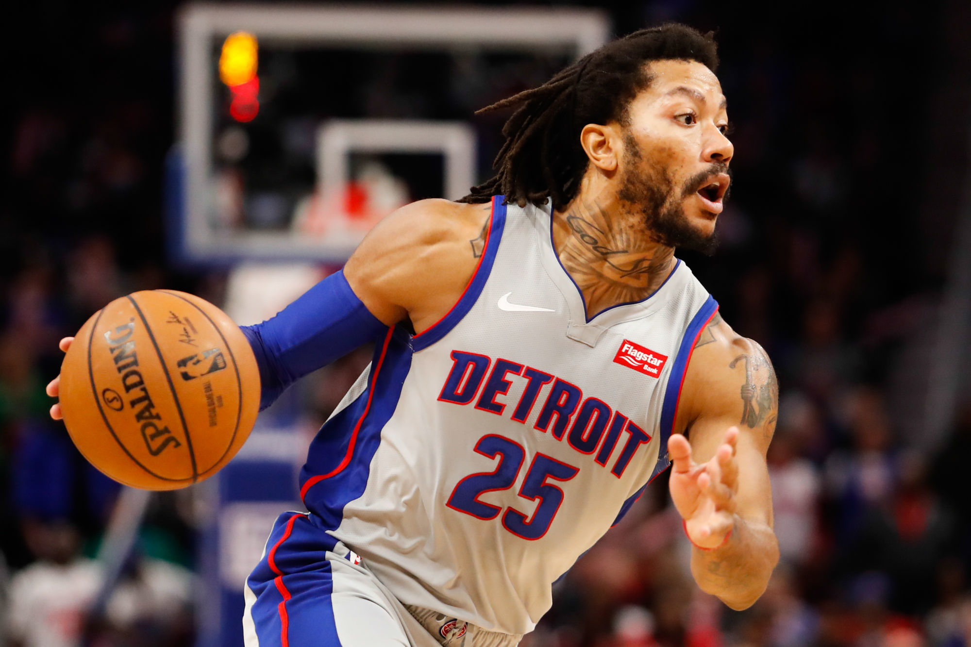 Dec 6, 2019; Detroit, MI, USA; Detroit Pistons guard Derrick Rose (25) drives to the basket during the fourth quarter against the Indiana Pacers at Little Caesars Arena. Mandatory Credit: Raj Mehta-USA TODAY Sports/Sipa USA 

Photo by Icon Sport - Derrick ROSE - Little Caesars Arena - Detroit (Etats Unis)