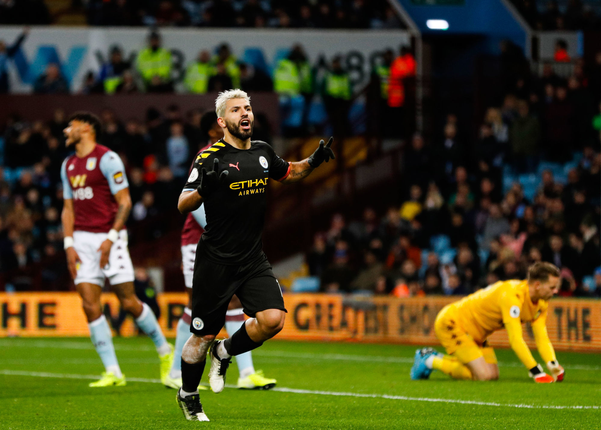 Sergio Aguero of Manchester City celebrates scoring their fifth goal during the Premier League match at Villa Park, Birmingham. Picture date: 12th January 2020. Picture credit should read: Darren Staples/Sportimage 


Photo by Icon Sport - Villa Park - Birmingham (Angleterre)
