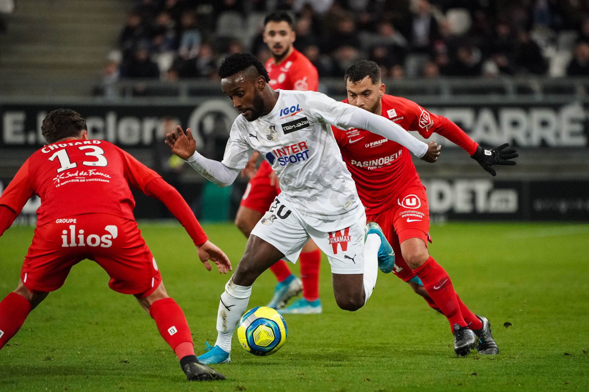 Steven MENDOZA of Amiens SC during the Ligue 1 match between Amiens SC and Montpellier HSC at Stade Crédit Agricole La Licorne on January 11, 2020 in Amiens, France. (Photo by Pierre Costabadie/Icon Sport) - Stade de la Licorne - Amiens (France)