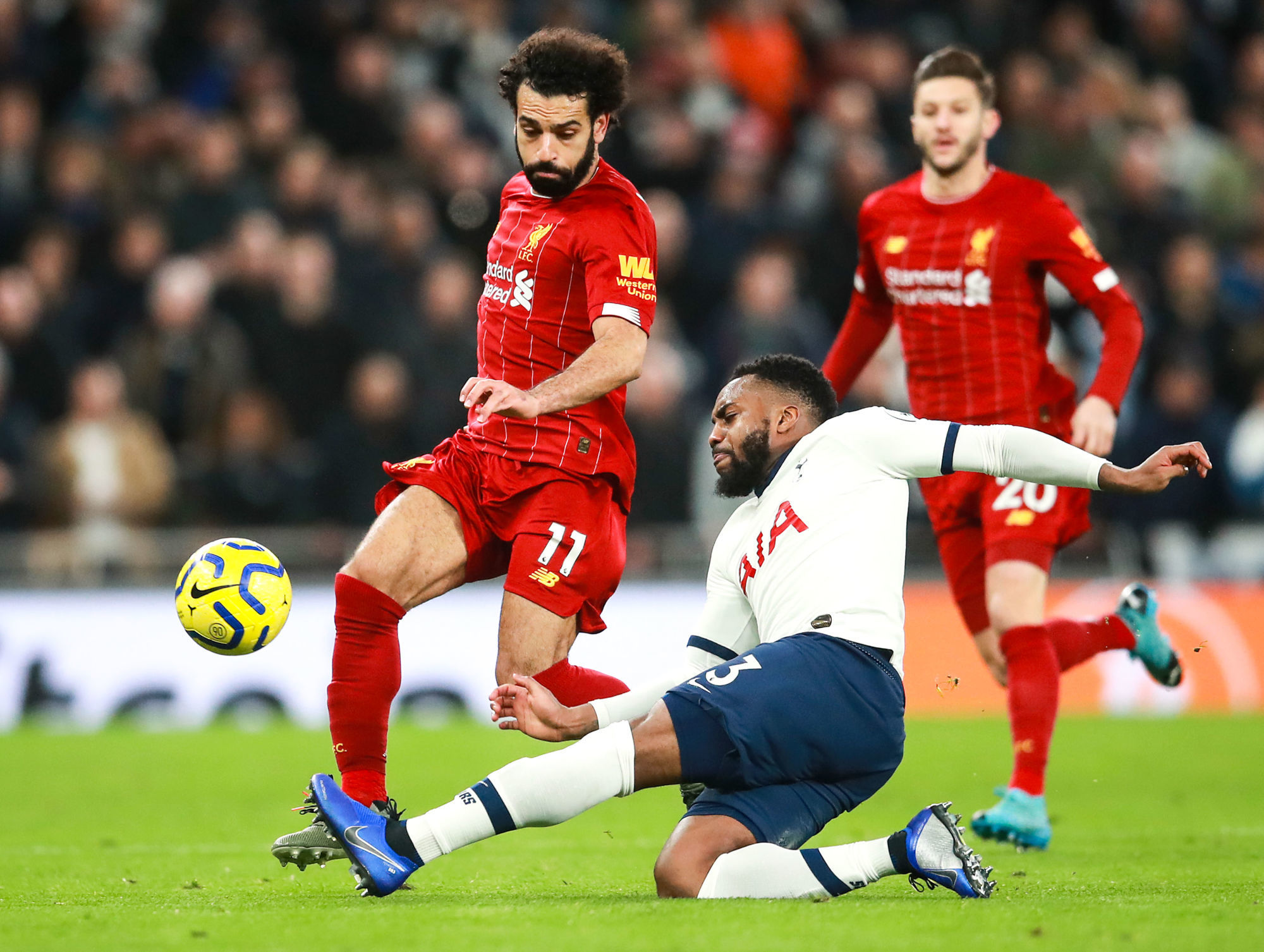 Tottenham Hotspur's Danny Rose makes a tackle on Liverpool's Mohamed Salah (left) 


Photo by Icon Sport - London Stadium - Londres (Angleterre)
