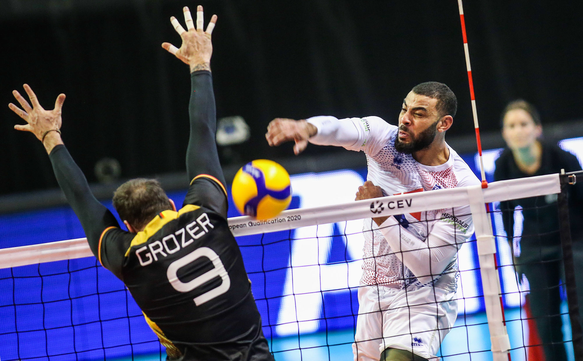 10 January 2020, Berlin: Volleyball, men: Olympic qualification, France - Germany, final round, final, Max-Schmeling-Halle. Earvin N'Gapeth (r) from France plays the ball against Germany's György Grozer (l). Photo: Andreas Gora/dpa | usage worldwide 

Photo by Icon Sport