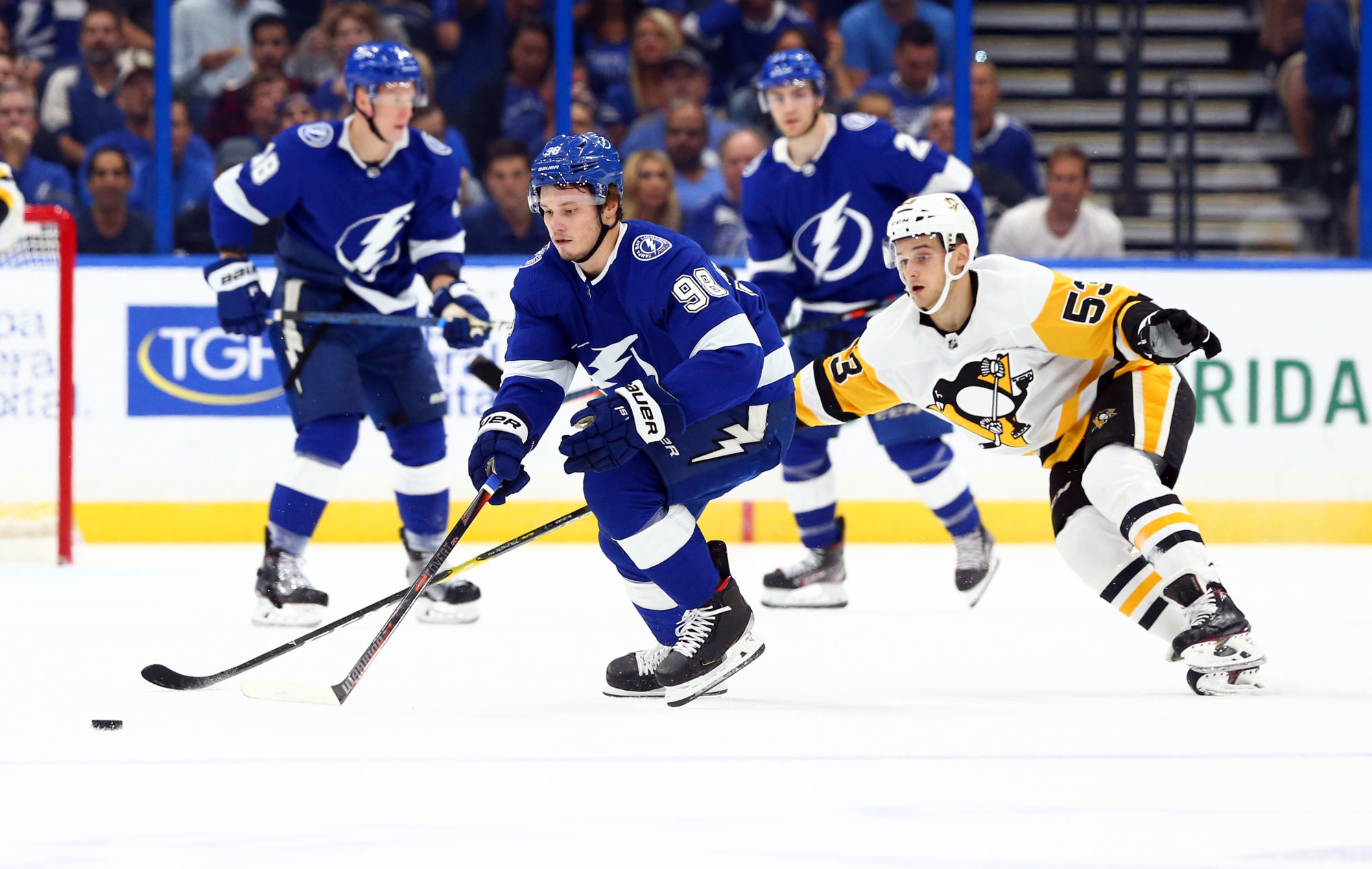 Oct 23, 2019; Tampa, FL, USA; Tampa Bay Lightning defenseman Mikhail Sergachev (98) skates with the puck as Pittsburgh Penguins center Teddy Blueger (53) defends during the first period at Amalie Arena. Mandatory Credit: Kim Klement-USA TODAY Sports 

Photo by Icon Sport - Teddy BLUEGER - Mikhail SERGACHEV - Amalie Arena - Tampa (Etats Unis)