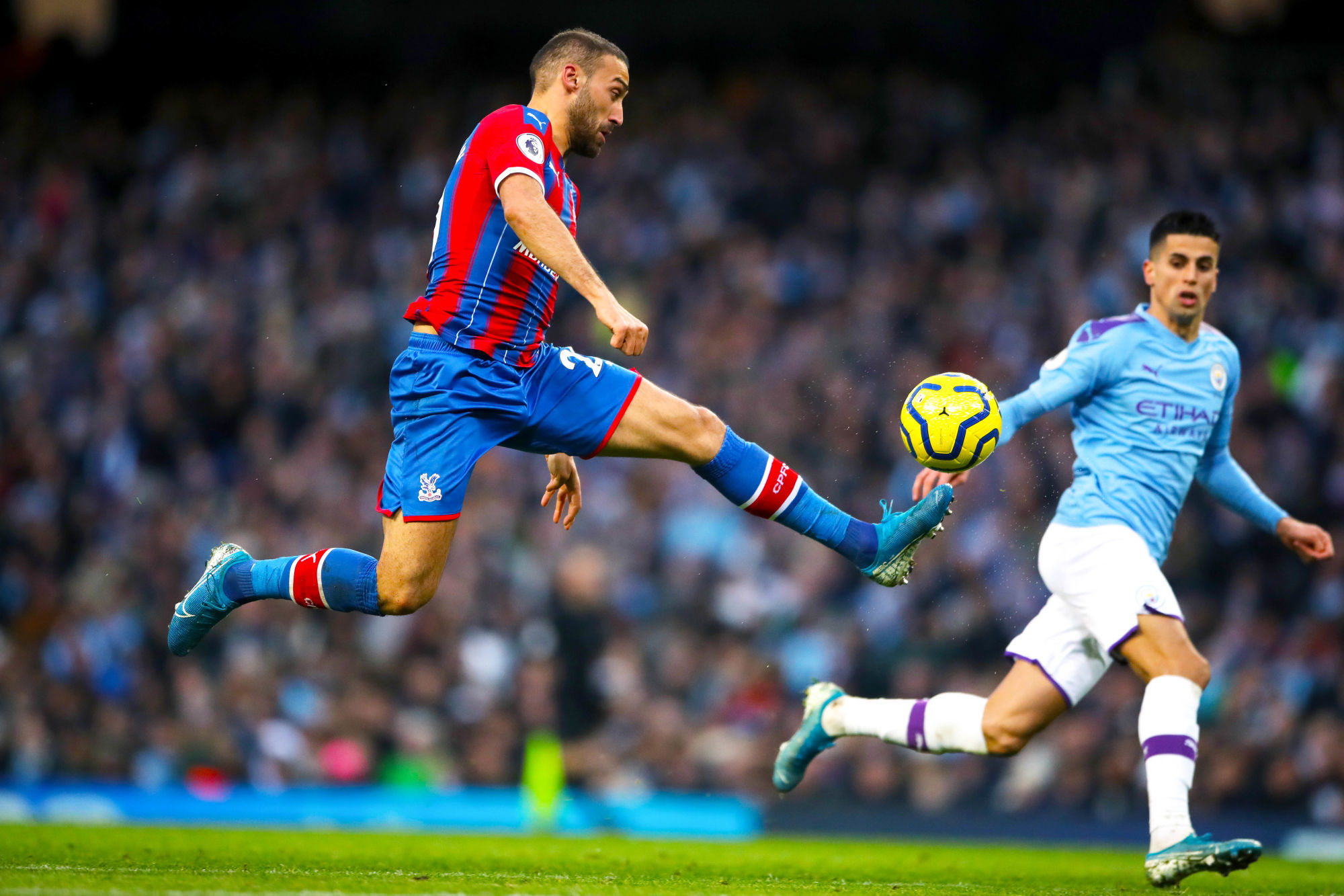 Crystal Palace's Cenk Tosun has a chance on goal 

Photo by Icon Sport - Etihad Stadium - Manchester (Angleterre)