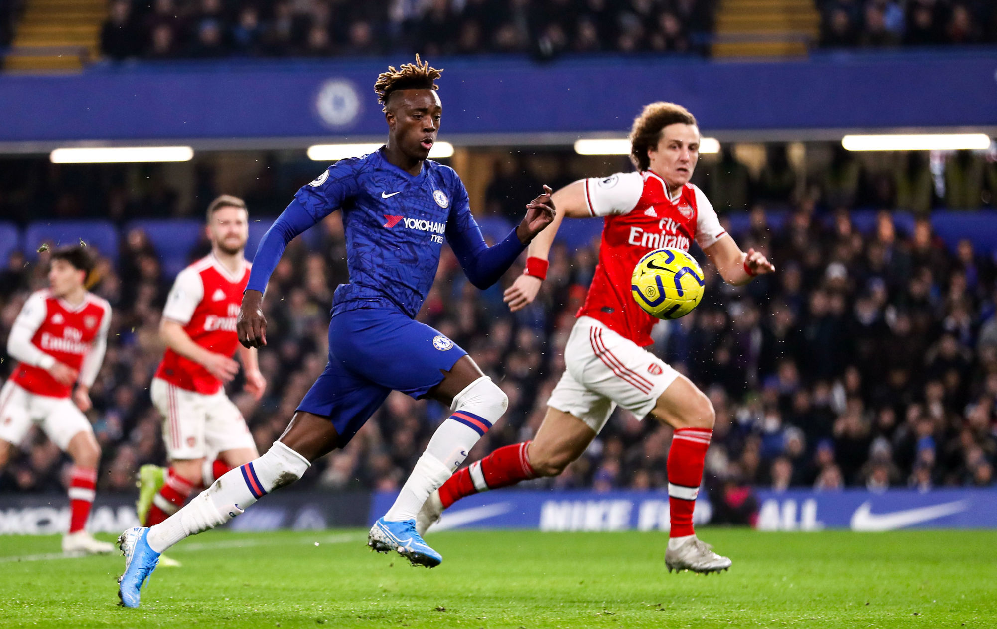 Chelsea's Tammy Abraham and Arsenalís David Luiz in action during the Premier League match at Stamford Bridge, London. 


Photo by Icon Sport - Tammy ABRAHAM - David LUIZ - Stamford Bridge - Londres (Angleterre)