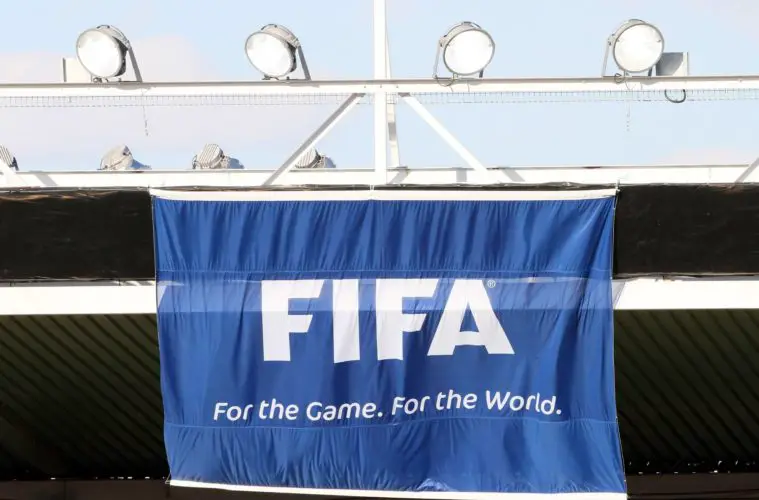 Une autorisation pour évoluer dans 3 clubs différents — FIFA Une autorisation pour évoluer dans 3 clubs différents — FIFA