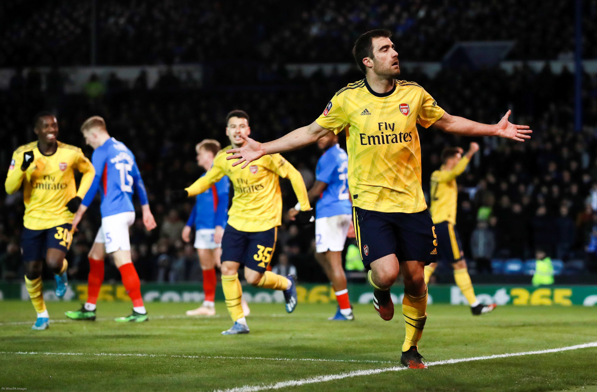 Arsenal's Sokratis Papastathopoulos celebrates scoring his side's first goal of the game during the FA Cup fifth round match at Fratton Park, Portsmouth. 

Photo by Icon Sport