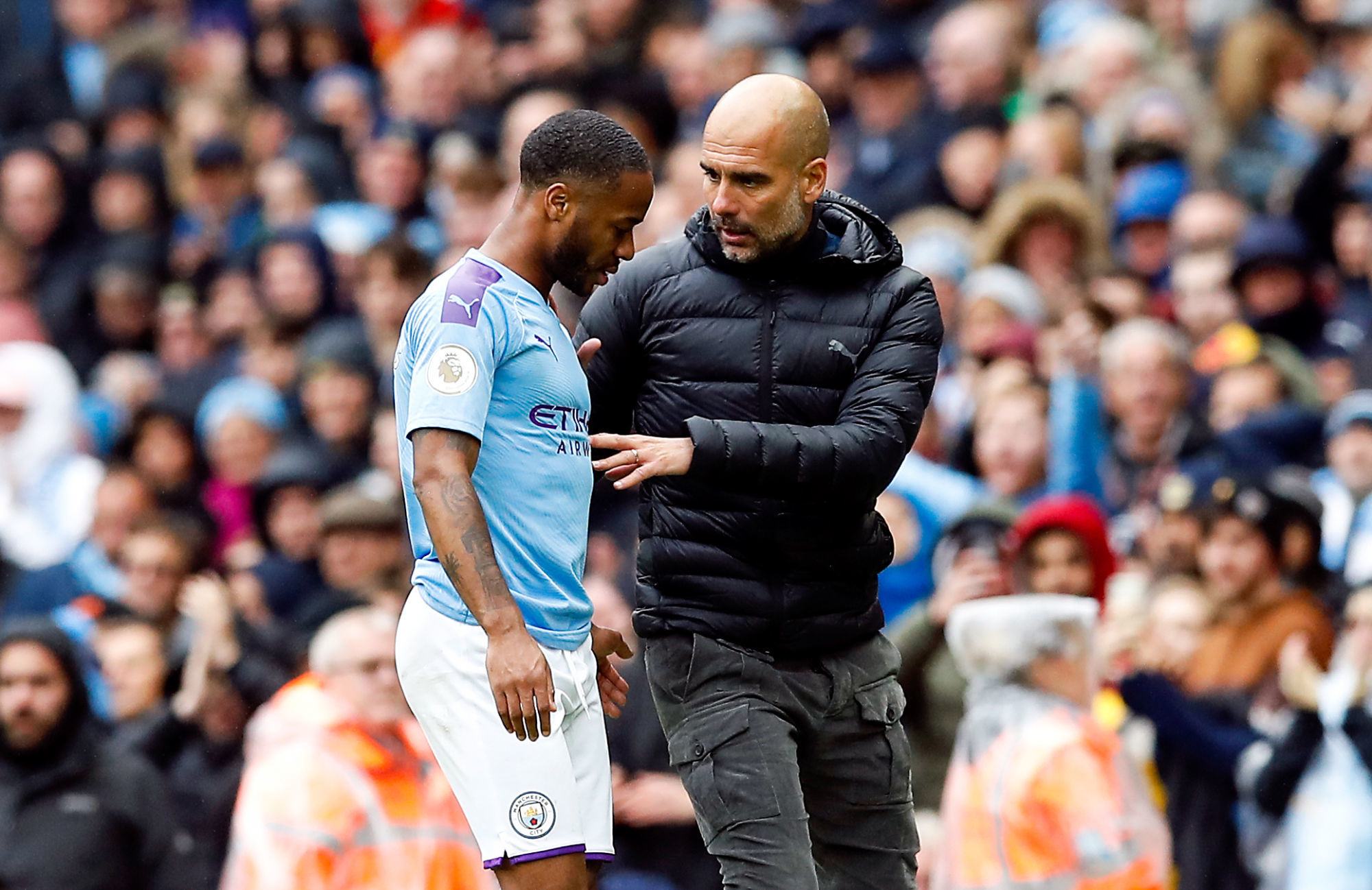 Manchester City manager Pep Guardiola speaks to Raheem Sterling after he is substituted during the Premier League match at the Etihad Stadium, Manchester. 

Photo by Icon Sport - Pep GUARDIOLA - Raheem STERLING - Etihad Stadium - Manchester (Angleterre)