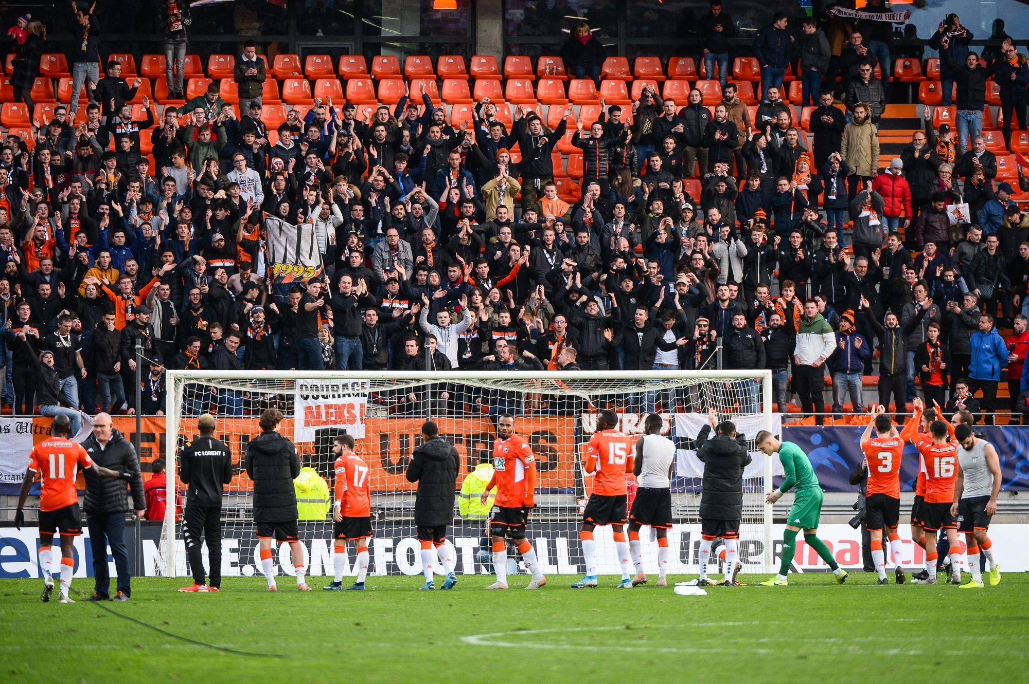 Players of Lorient celebrate the victory with their fans after the French Cup Soccer match between Lorient and Brest on January 5, 2020 in Lorient, France. (Photo by Baptiste Fernandez/Icon Sport) - --- - Stade du Moustoir - Lorient (France)