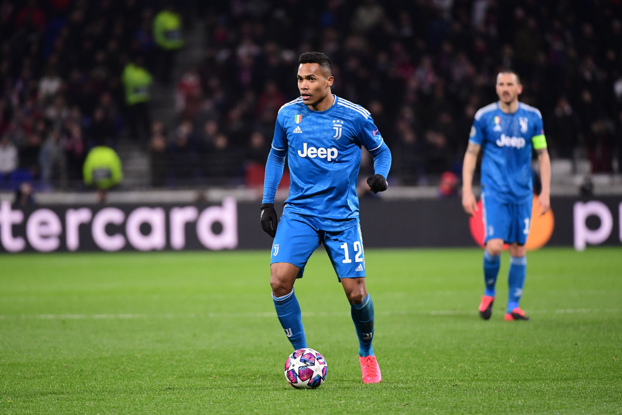 Alex SANDRO Lobo Silva of Juventus during the UEFA Champions League round of 16 first leg match between Lyon and Juventus at Groupama Stadium on February 26, 2020 in Lyon, France. (Photo by Dave Winter/Icon Sport) - Alex SANDRO - Groupama Stadium - Lyon (France)