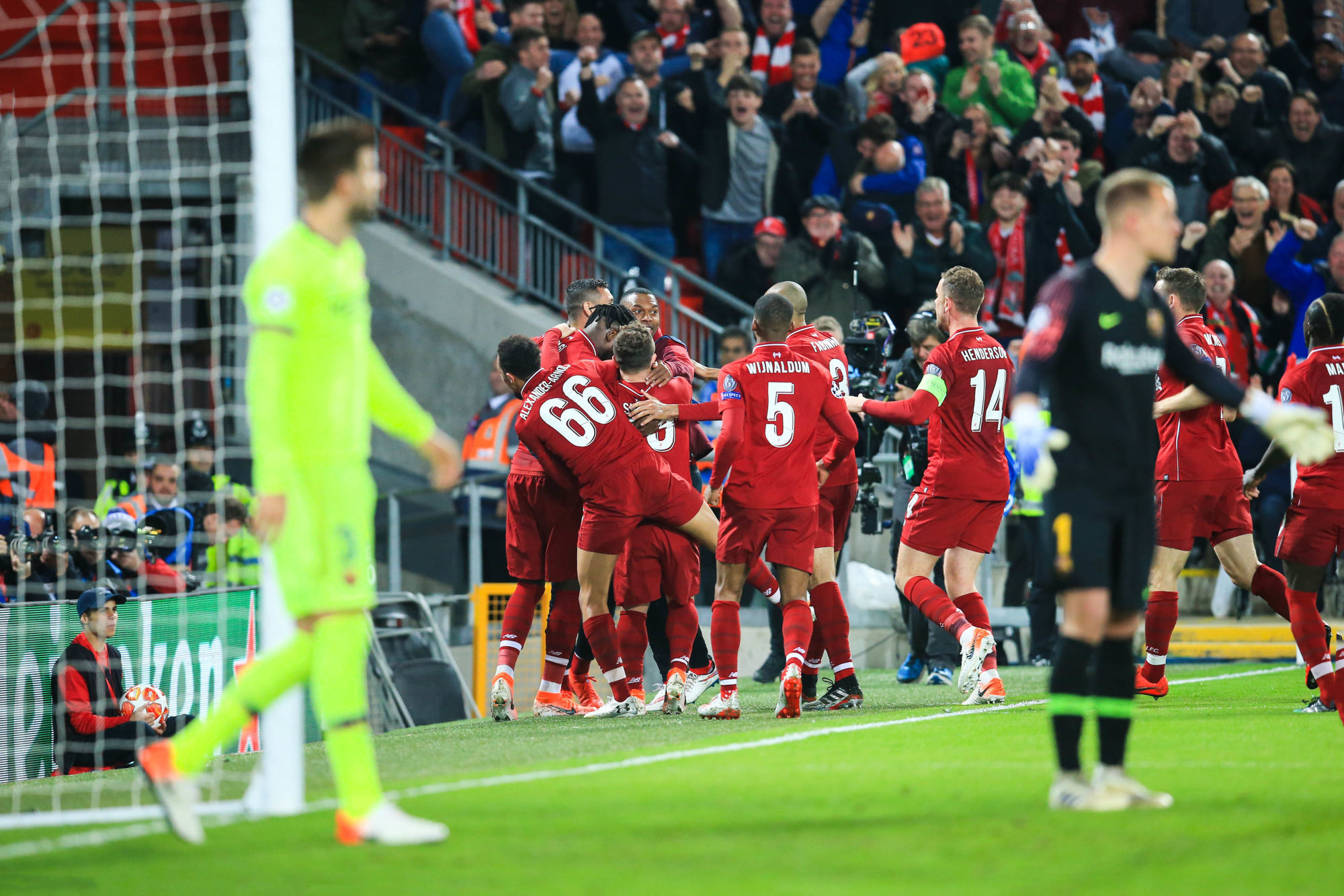 7th May 2019, Anfield, Liverpool, England; UEFA Champions League football, semi final second leg, Liverpool versus FC Barcelona; Divock Origi of Liverpool  celebrates with his team mates after scoring his side's fourth goal in the 79th minute from a quickly taken corner Photo : Actionplus / Icon Sport