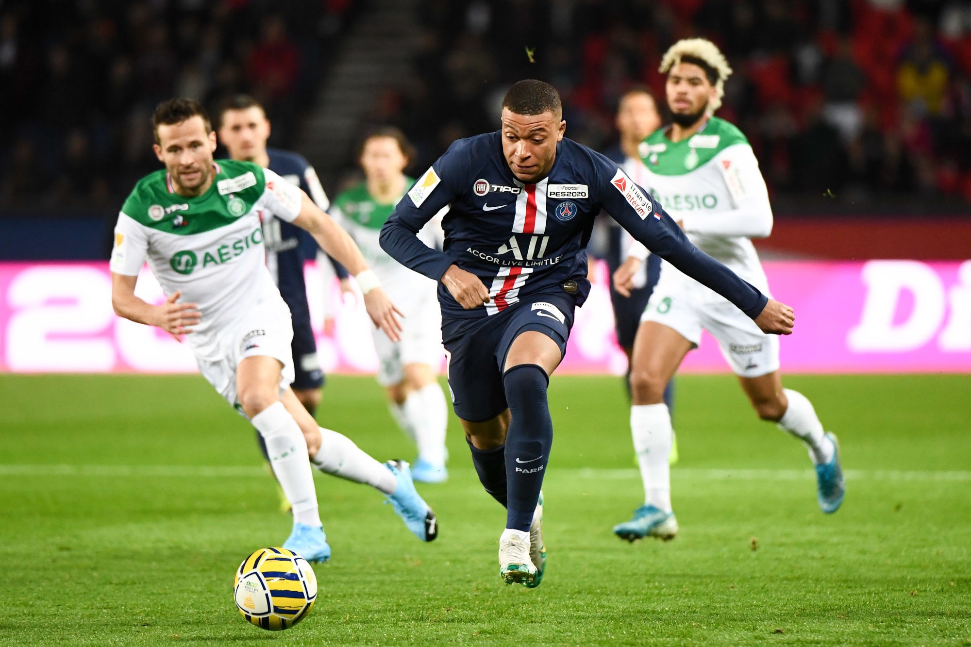 Kylian Mpabbé (PSG) face à l'AS Saint-Etienne (Photo Anthony Dibon/Icon Sport)