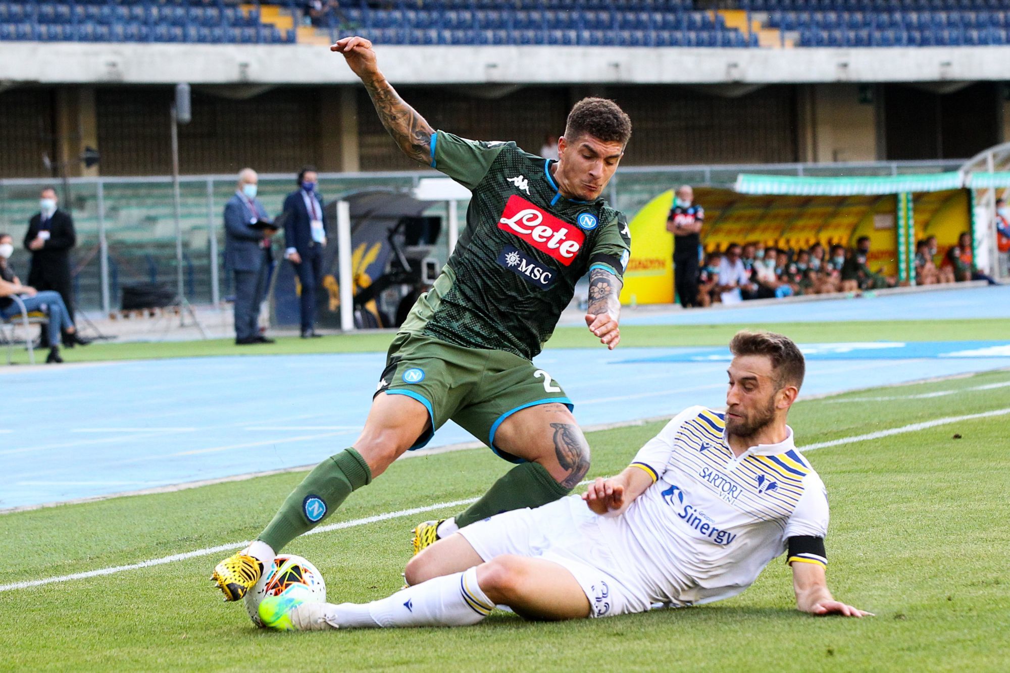 Foto Paola Garbuio/LaPresse 
23 giugno 2020 Verona, Italia 
sport calcio 
Hellas Verona vs Napoli - Campionato di calcio Serie A TIM 2019/2020 - stadio Bentegodi . 
Nella foto:   alan empereur,di lorenzo giovanni

Photo Paola Garbuio/LaPresse  
June 23, 2020  Verona, Italy 
sport soccer 
Hellas Verona vs Napoli - Italian Football Championship League A TIM 2019/2020 - Bentegodi stadium. 
In the pic: alan empereur,di lorenzo giovanni 


Photo by Icon Sport - Stade Marcantonio-Bentegodi - Verone (Italie)