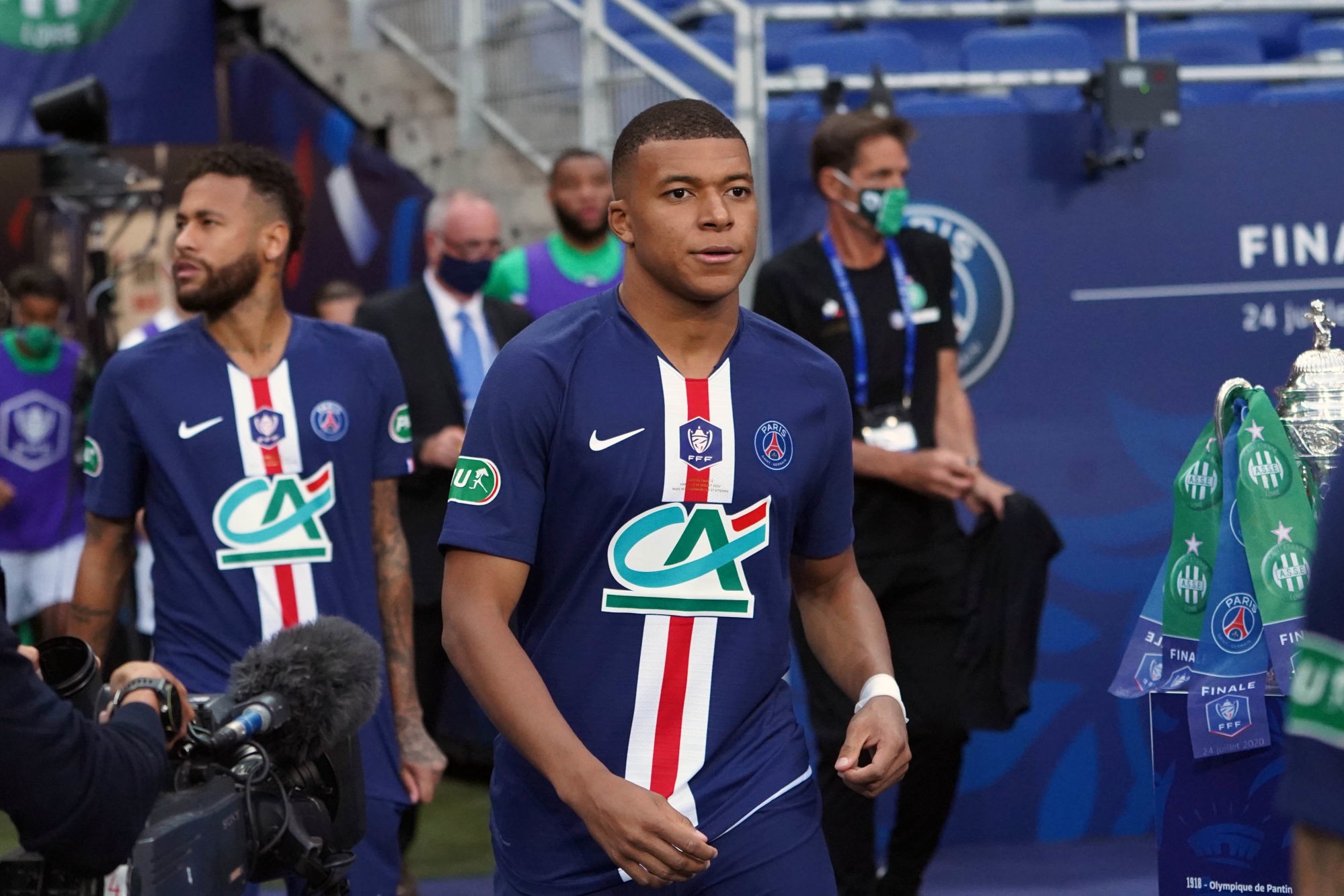 Paris St Germain's Neymar with Kylian Mbappe  before the French Cup Final match between Paris Saint Germain and Saint Etienne at Stade de France on July 24, 2020 in Paris, France.  
Photo by Icon Sport  - Stade de France - Paris (France)