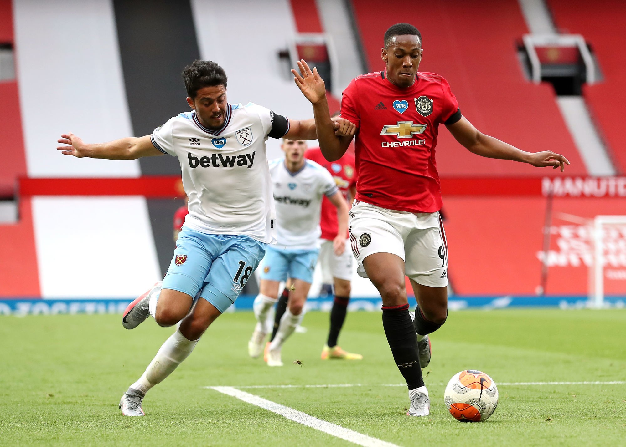 West Ham United's Pablo Fornals (left) and Manchester United's Anthony Martial battle for the ball during the Premier League match at Old Trafford, Manchester. 


Photo by Icon Sport - Old Trafford - Manchester (Angleterre)