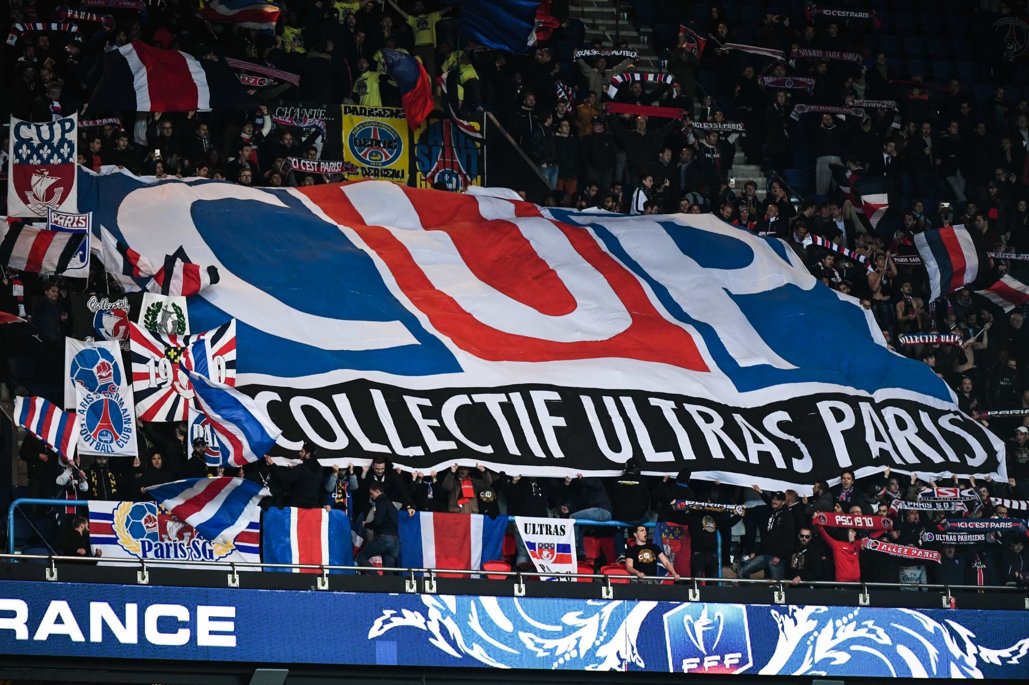 Fans of PSG (Photo by Anthony Dibon/Icon Sport)