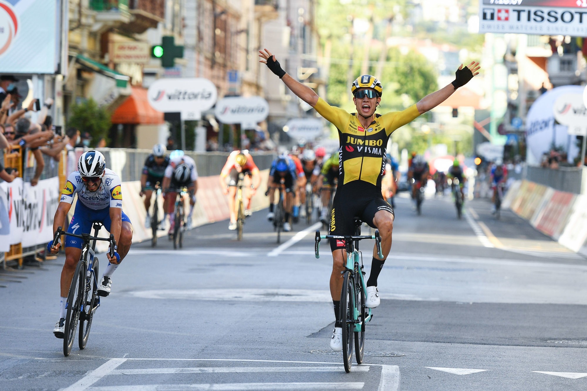 Milan San Remo 2020 Alaphilippe deuxième, la victoire revient à