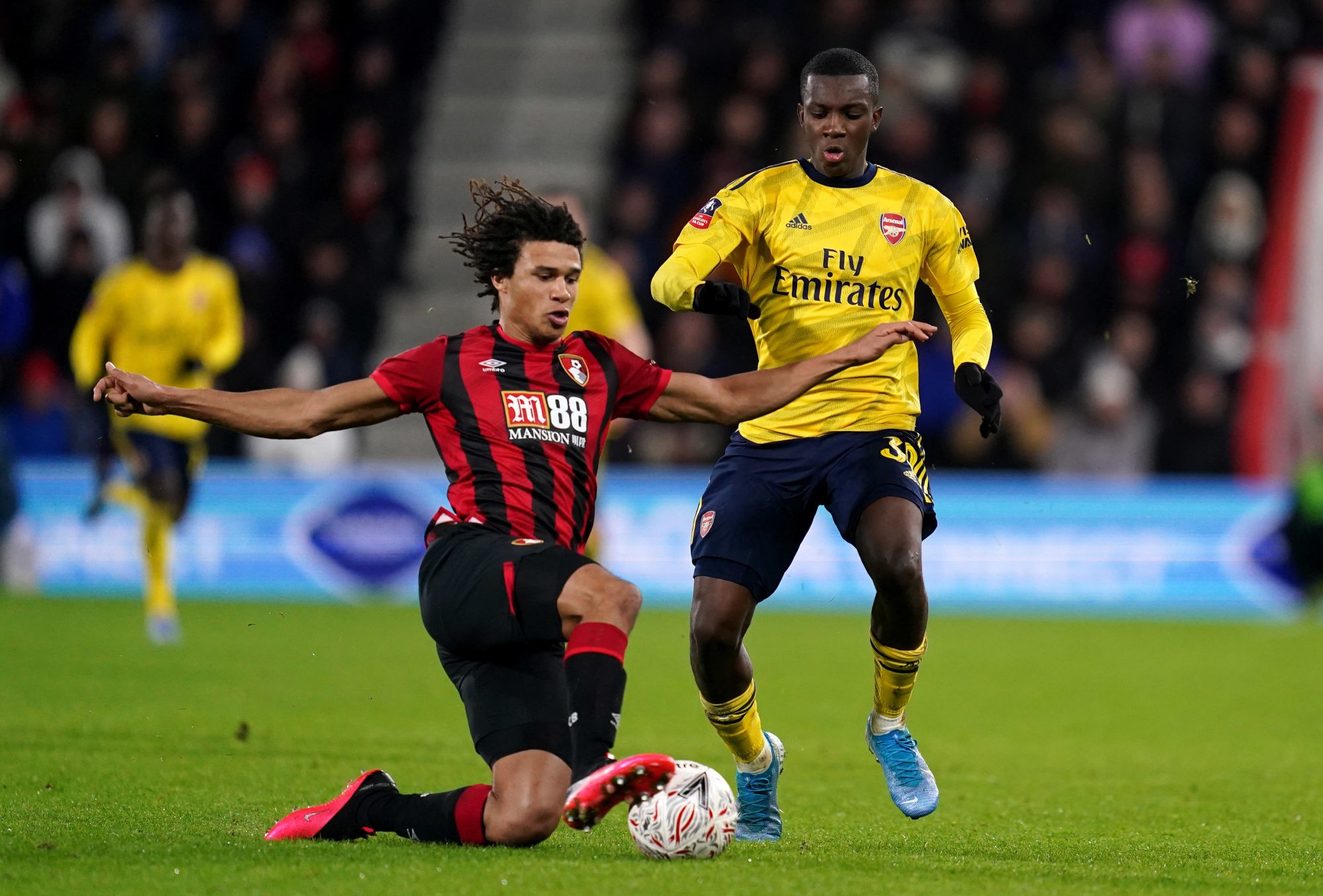 Arsenal's Eddie Nketiah (right) and Bournemouth's Nathan Ake battle for the ball during the FA Cup fourth round match at Vitality Stadium, Bournemouth. 
Photo by Icon Sport - Nathan AKE - Eddie NKETIAH - Bournemouth (Angleterre)