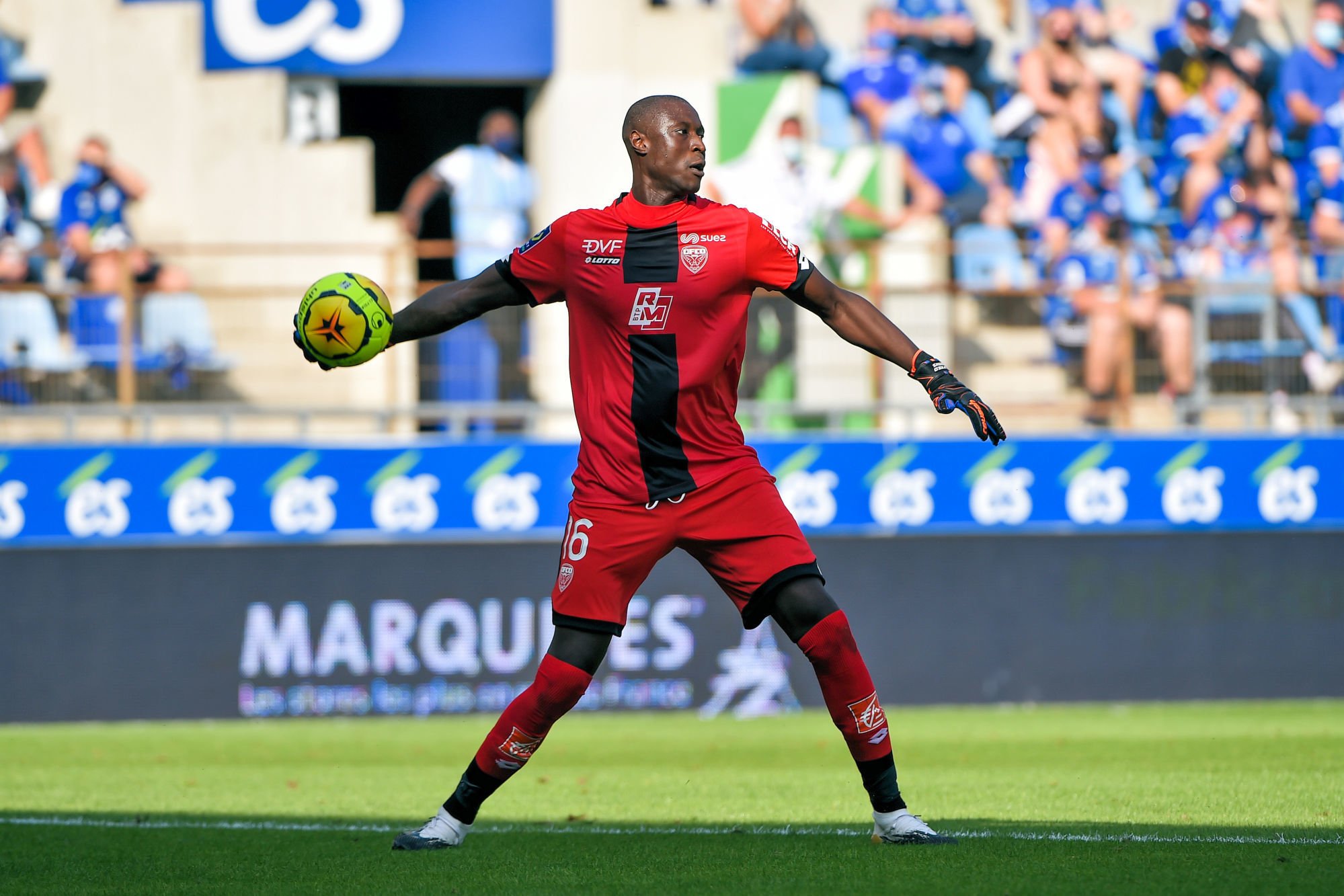 Alfred GOMIS goalkeeper of DFCO during the Ligue 1 match between RC Strasbourg and Dijon FCO at Stade de la Meinau on September 20, 2020 in Strasbourg, France. (Photo by Vincent Poyer/Icon Sport) - Alfred GOMIS - Stade de la Meinau - Strasbourg (France)