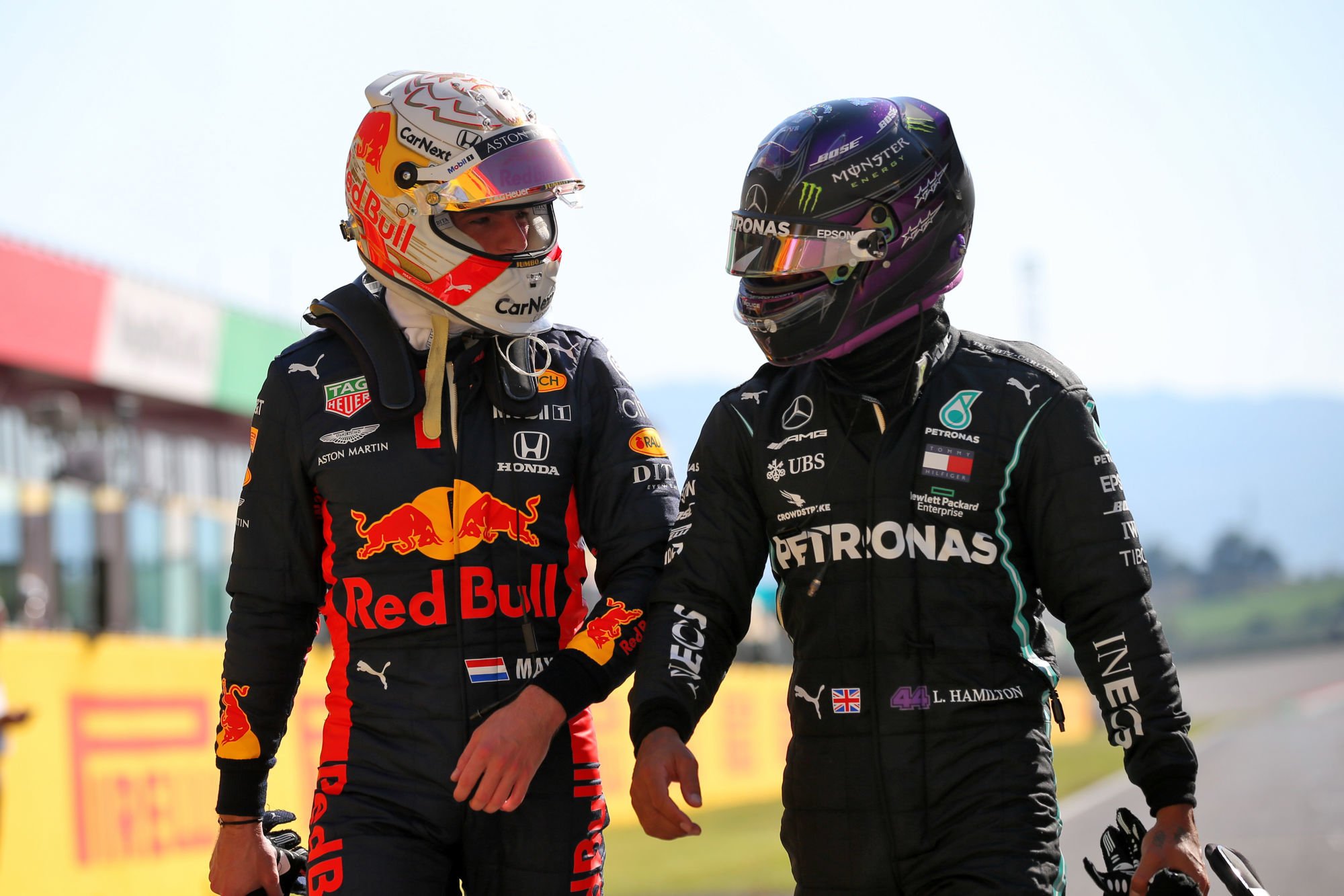 Max Verstappen - Red Bull Racing et Lewis Hamilton - Mercedes AMG F1 
By Icon Sport