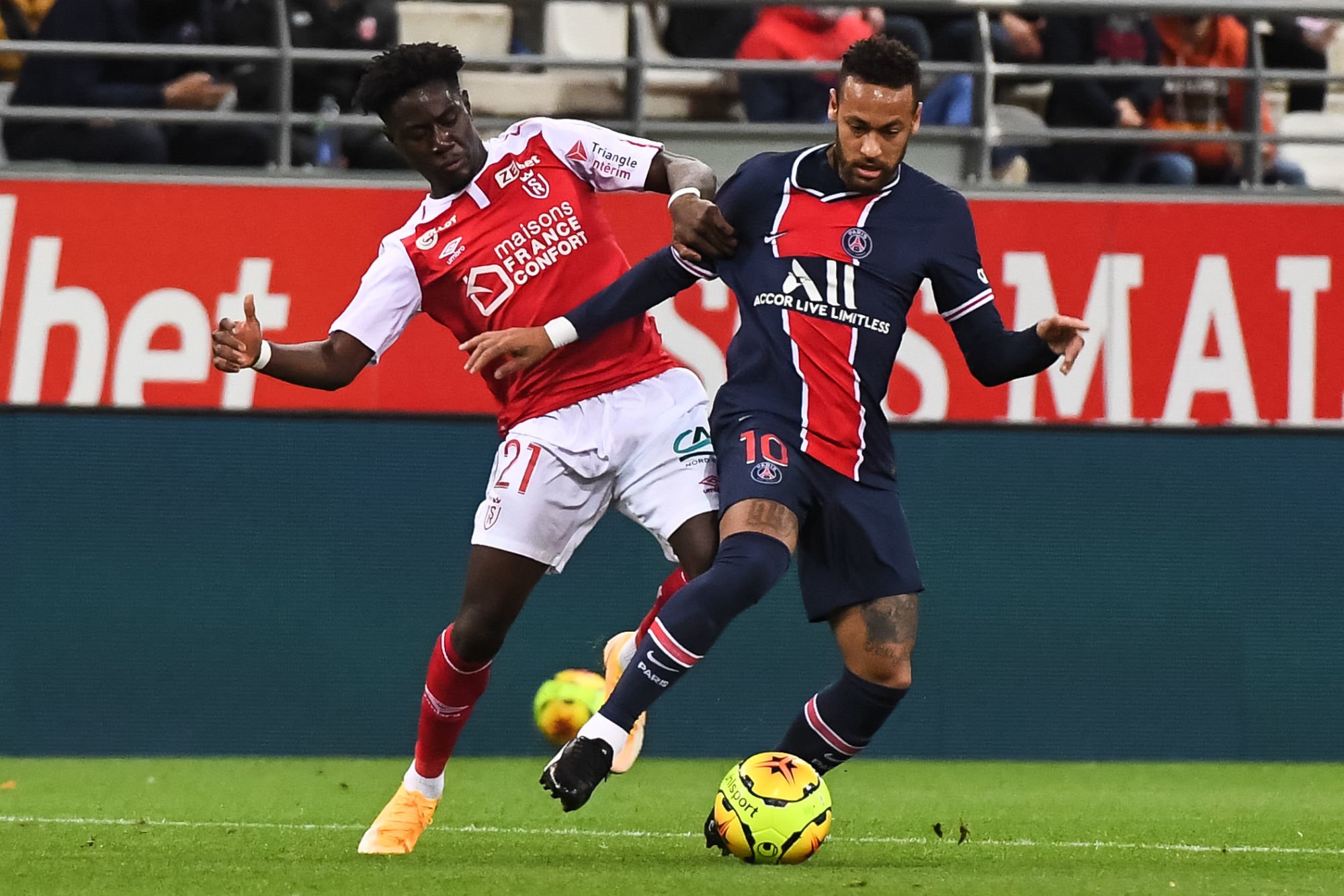 Nathanael MBUKU - Reims et Neymar JR - Paris Saint Germain  (PSG) (Photo by Baptiste Fernandez/Icon Sport)