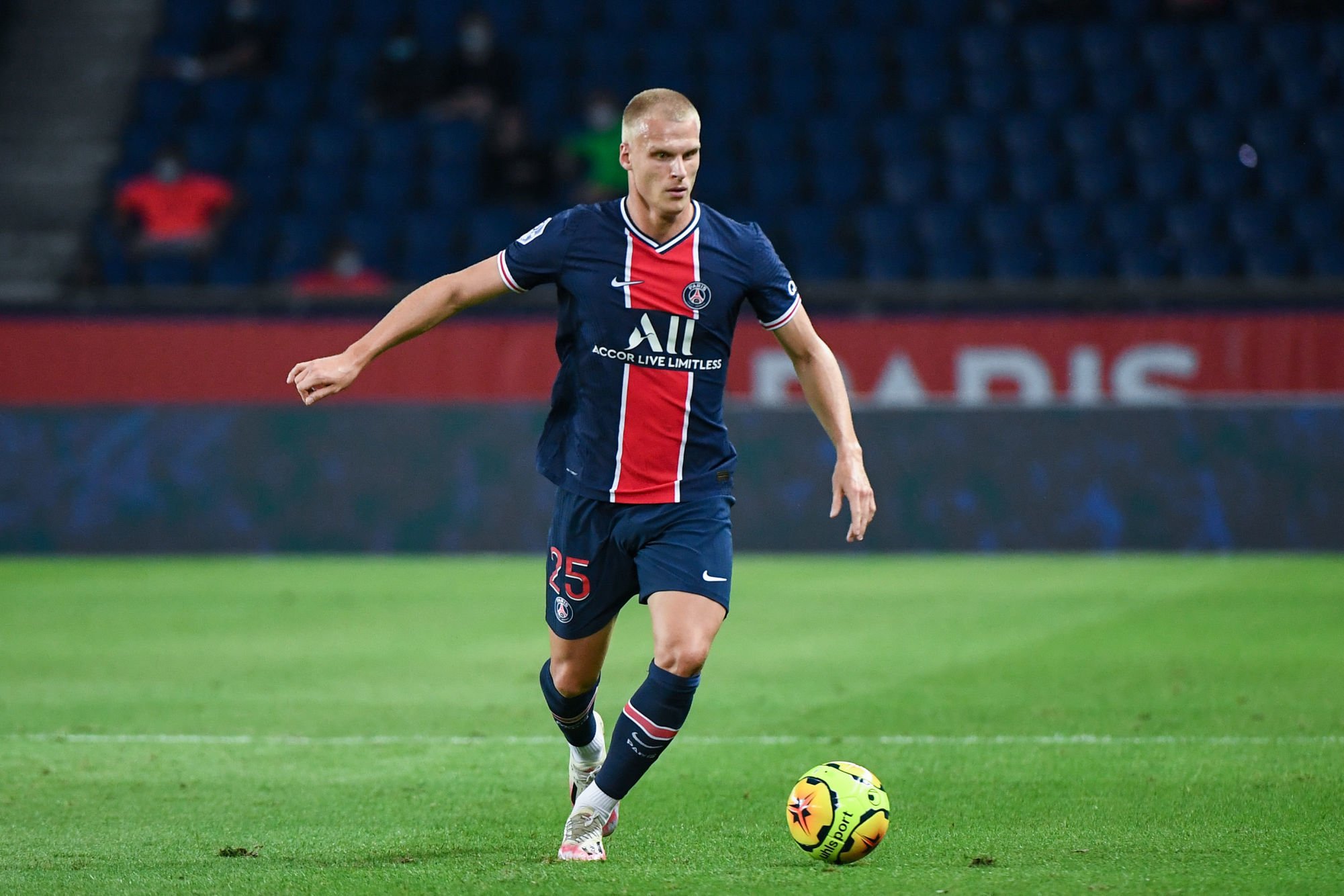 Mitchel BAKKER - PSG (Photo by Anthony Dibon/Icon Sport)