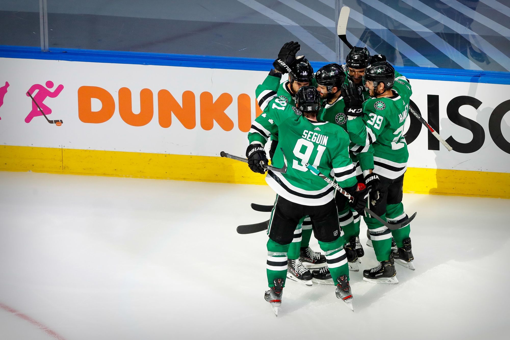 Dallas Stars Jamie Benn (14) et Tyler Seguin (91) et Andrej Sekera (5)
Photo by Icon Sport