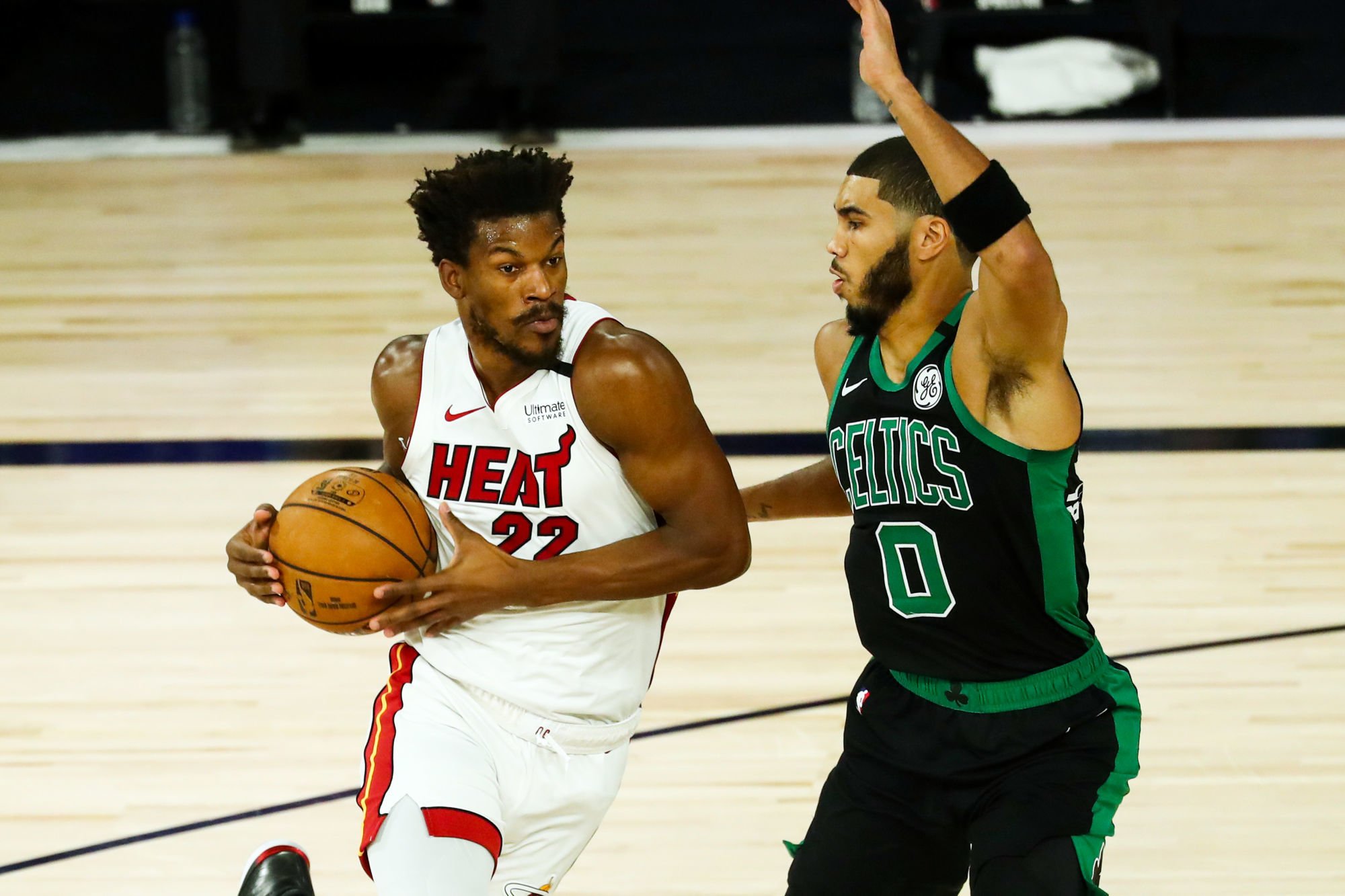 Jimmy Butler (Miami Heat) face à Jayson Tatum (Boston Celtics)