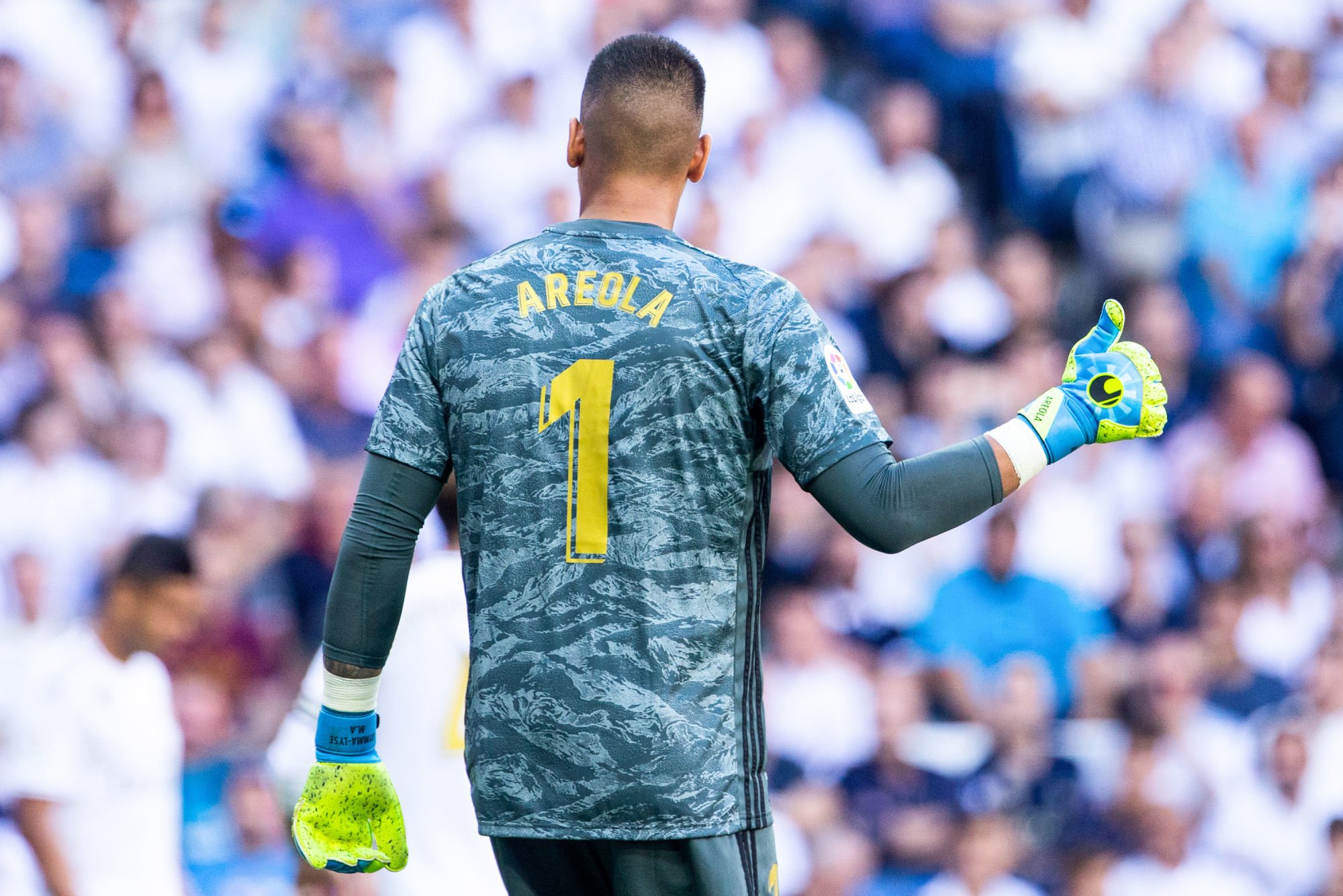 Alphonse Areola of Real Madrid during the Liga match between Real Madrid and Granada at Bernabeu on October 5, 2019 in Madrid, Spain. (Photo by Pressinphoto/Icon Sport) - Alphonse AREOLA - Stade Santiago-Bernabeu - Madrid (Espagne)