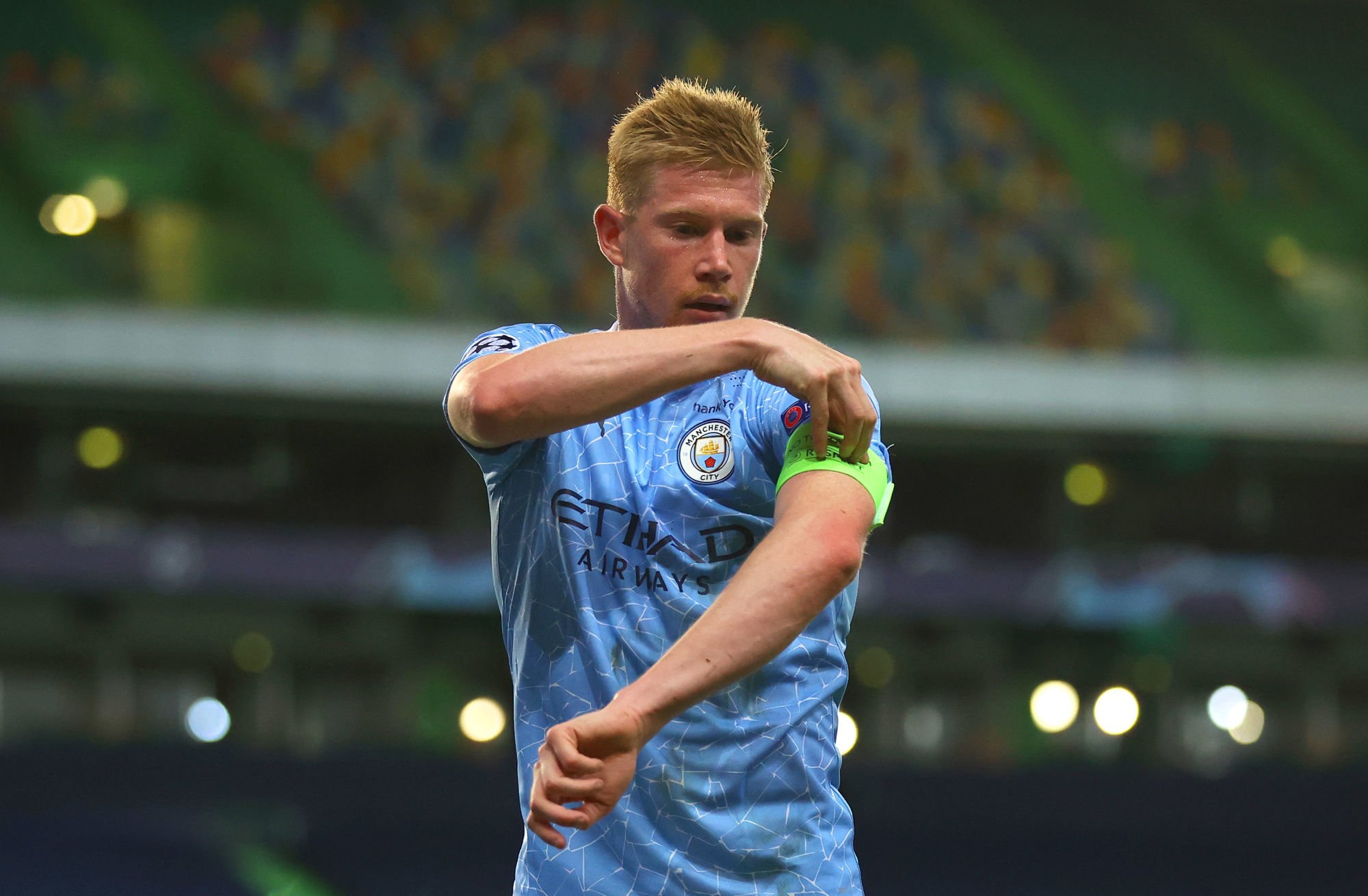 LISBON, PORTUGAL - AUGUST 15: Kevin De Bruyne of Manchester City adjusts his captains armband during the UEFA Champions League Quarter Final match between Manchester City and Lyon at Estadio Jose Alvalade on August 15, 2020 in Lisbon, Portugal. (Photo by Julian Finney - UEFA/UEFA via Getty Images) 
By Icon Sport - Kevin DE BRUYNE - Estadio Jose Alvalade - Lisbonne (Portugal)