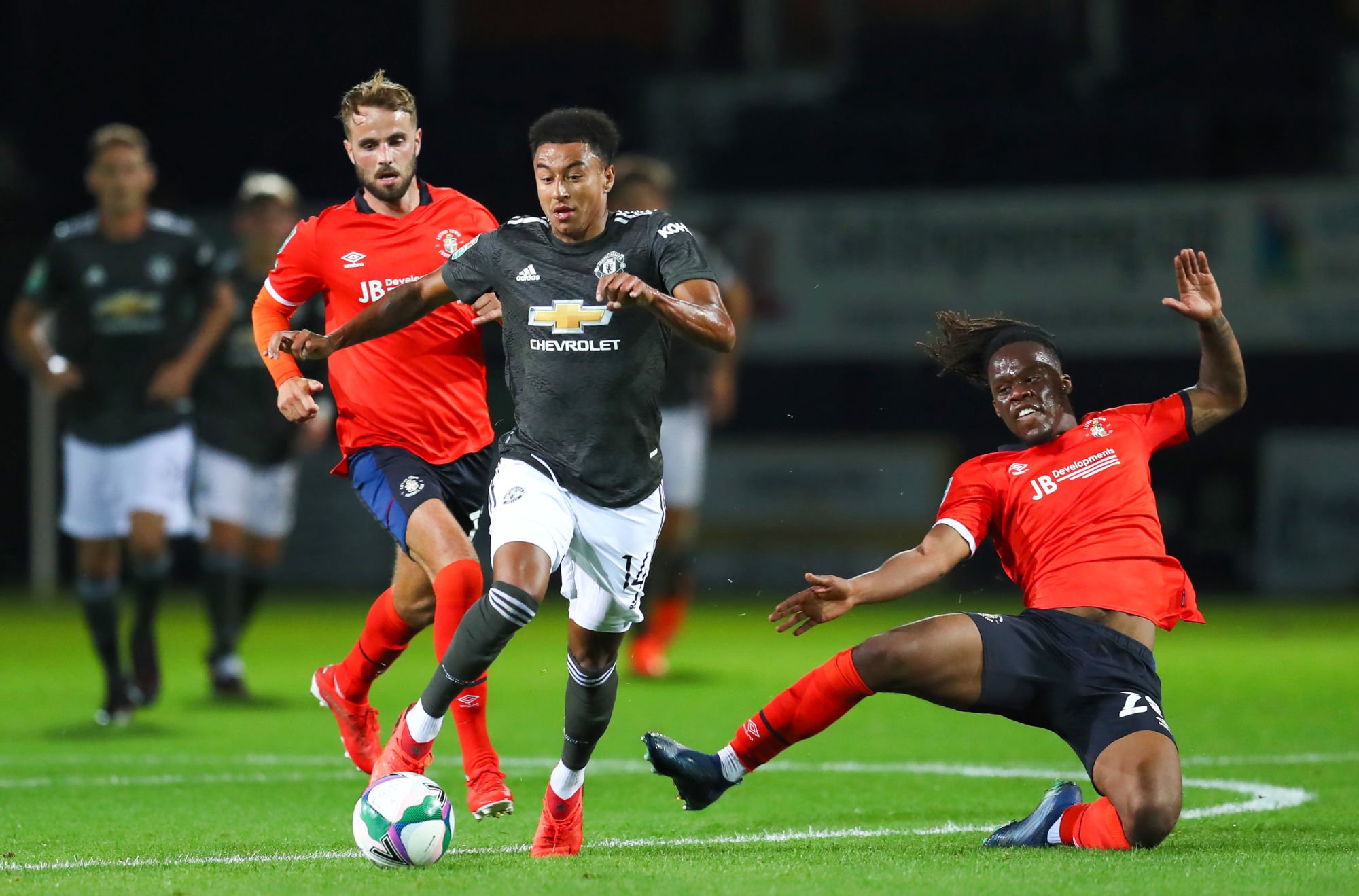 Luton Town's Peter Kioso (right) challenges Manchester United's Jesse Lingard during the Carabao Cup third round match at Kenilworth Road, Luton. 
By Icon Sport - Kenilworth Road - Luton (Angleterre)