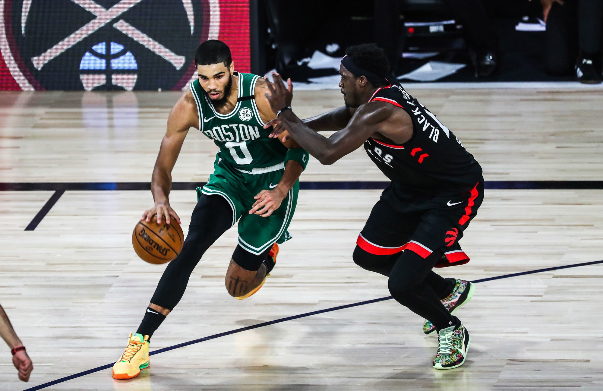 Sep 9, 2020; Lake Buena Vista, Florida, USA; Boston Celtics forward Jayson Tatum (0) drives against Toronto Raptors forward Pascal Siakam (43) in overtime in game six of the second round of the 2020 NBA Playoffs at ESPN Wide World of Sports Complex. Mandatory Credit: Kim Klement-USA TODAY Sports/Sipa USA 
Photo by Icon Sport - Jayson TATUM - Pascal SIAKAM - ESPN World Wide of Sports Complex - Orlando (Etats Unis)