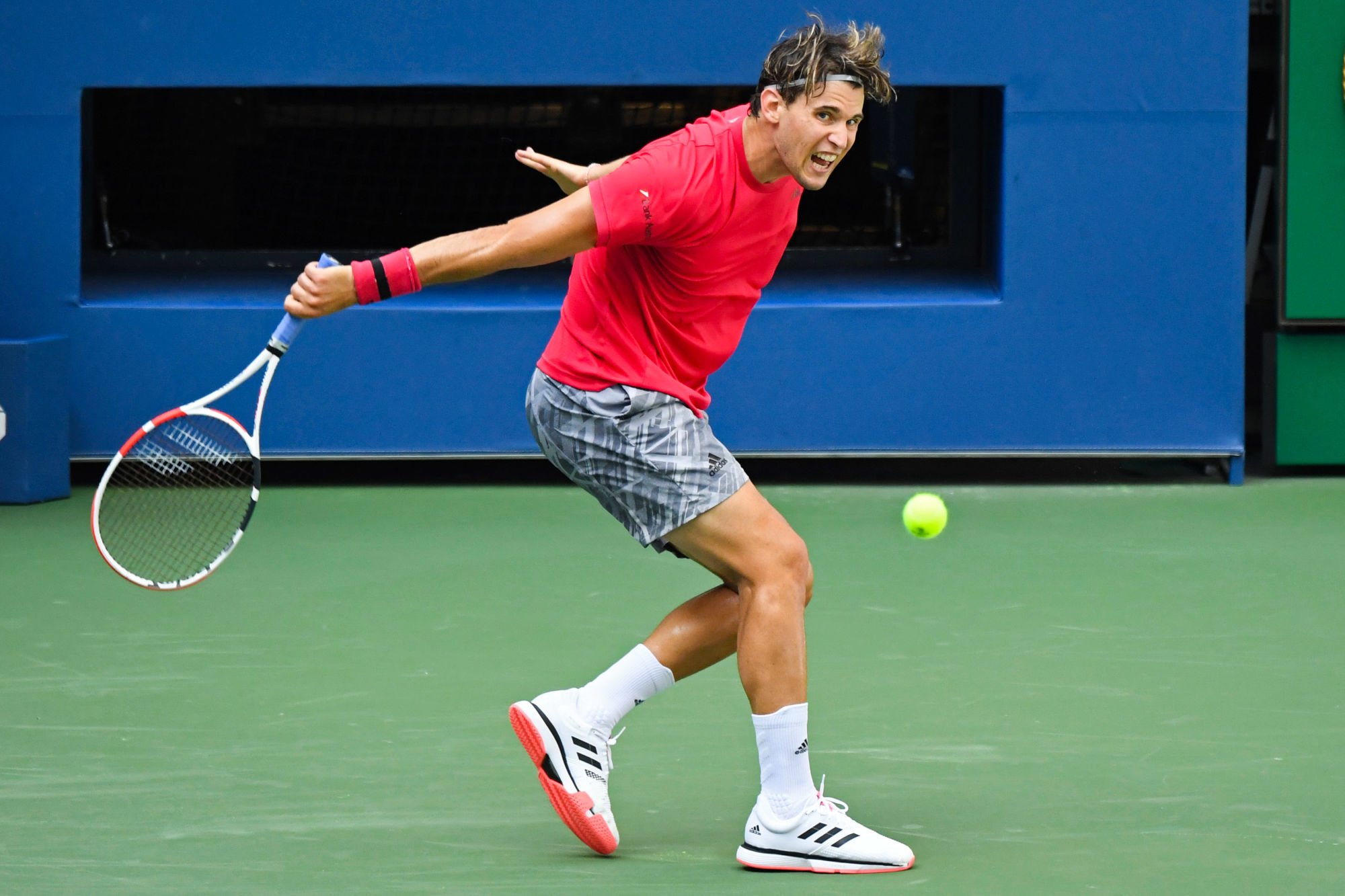 Sep 3, 2020; Flushing Meadows, New York, USA; Dominic Thiem of Austria hits a backhand against Sumit Nagal of India (not pictured) on day four of the 2020 U.S. Open tennis tournament at USTA Billie Jean King National Tennis Center. Mandatory Credit: Danielle Parhizkaran-USA TODAY Sports/Sipa USA 


Photo by Icon Sport - Flushing Meadows - New York (Etats Unis)